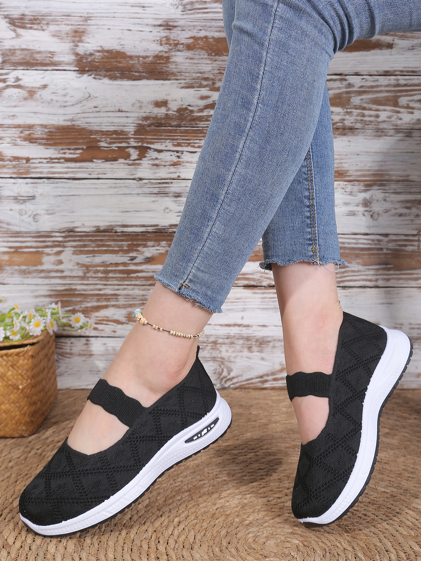 Women's Walking Shoes Breathable Mesh Cushioned Slip-On Sneakers Non-Slip Soft Sole Casual Loafers for Mom
