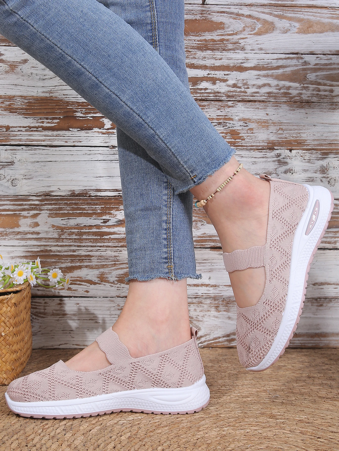 Women's Walking Shoes Breathable Mesh Cushioned Slip-On Sneakers Non-Slip Soft Sole Casual Loafers for Mom