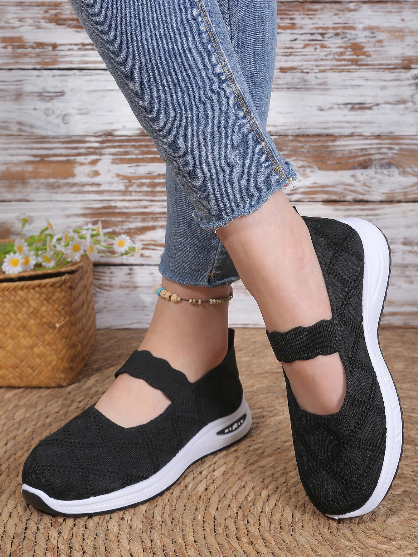 Women's Walking Shoes Breathable Mesh Cushioned Slip-On Sneakers Non-Slip Soft Sole Casual Loafers for Mom