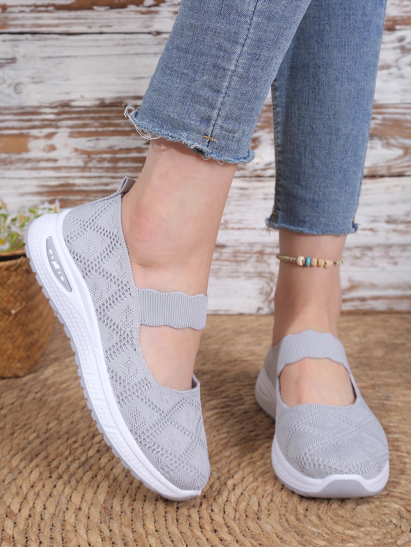 Women's Walking Shoes Breathable Mesh Cushioned Slip-On Sneakers Non-Slip Soft Sole Casual Loafers for Mom