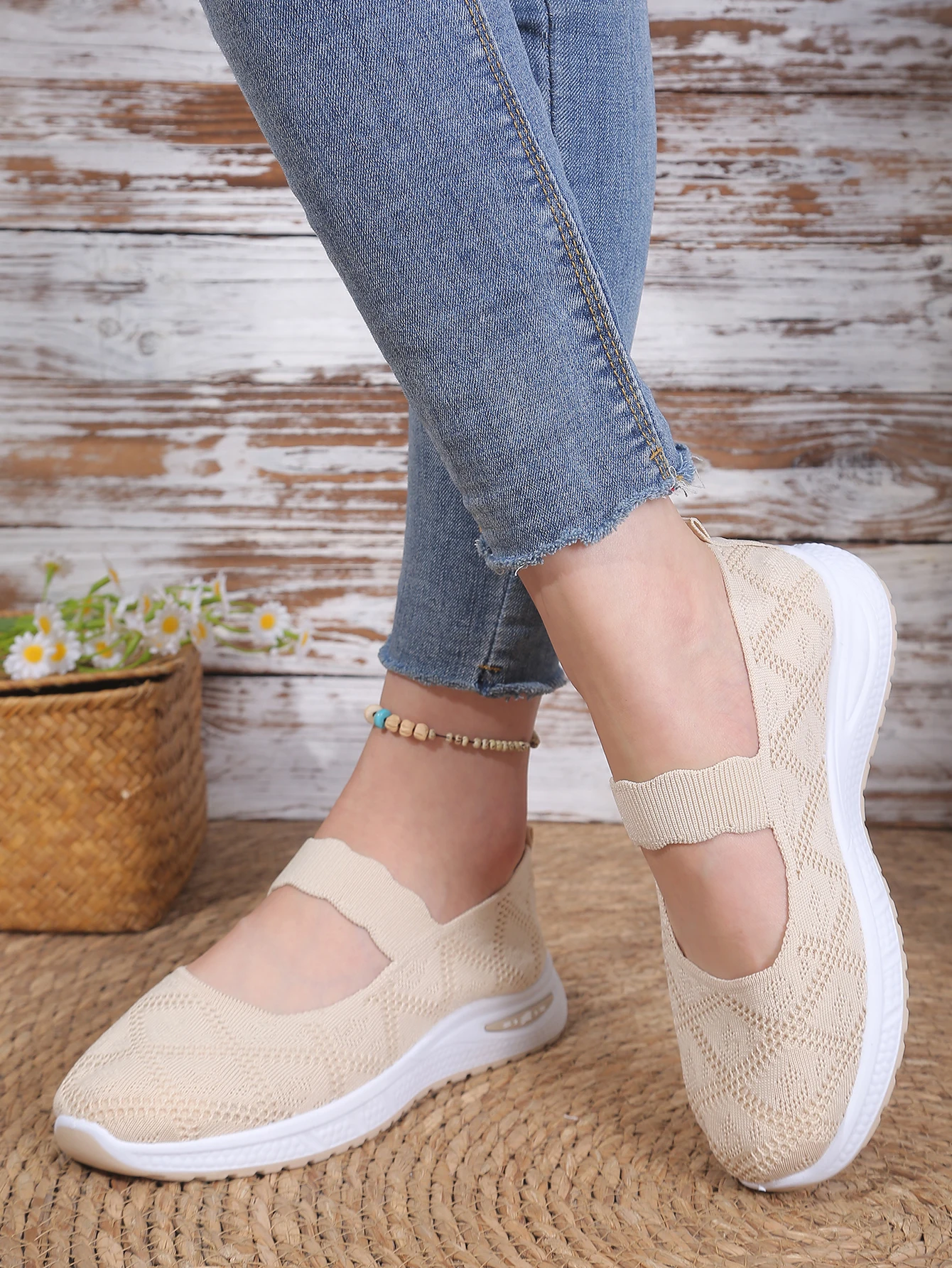 Women's Walking Shoes Breathable Mesh Cushioned Slip-On Sneakers Non-Slip Soft Sole Casual Loafers for Mom