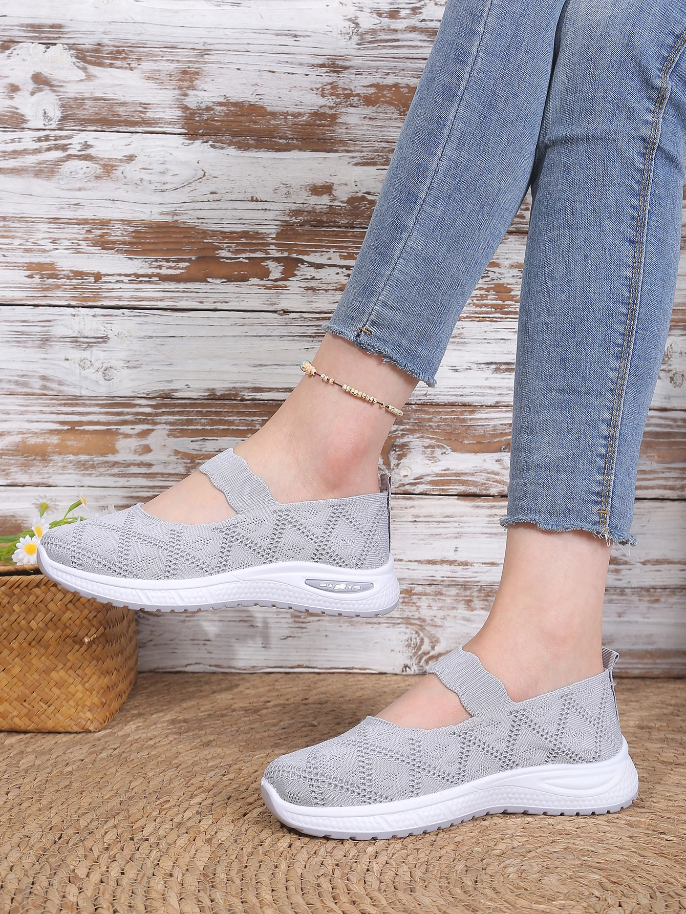 Women's Walking Shoes Breathable Mesh Cushioned Slip-On Sneakers Non-Slip Soft Sole Casual Loafers for Mom