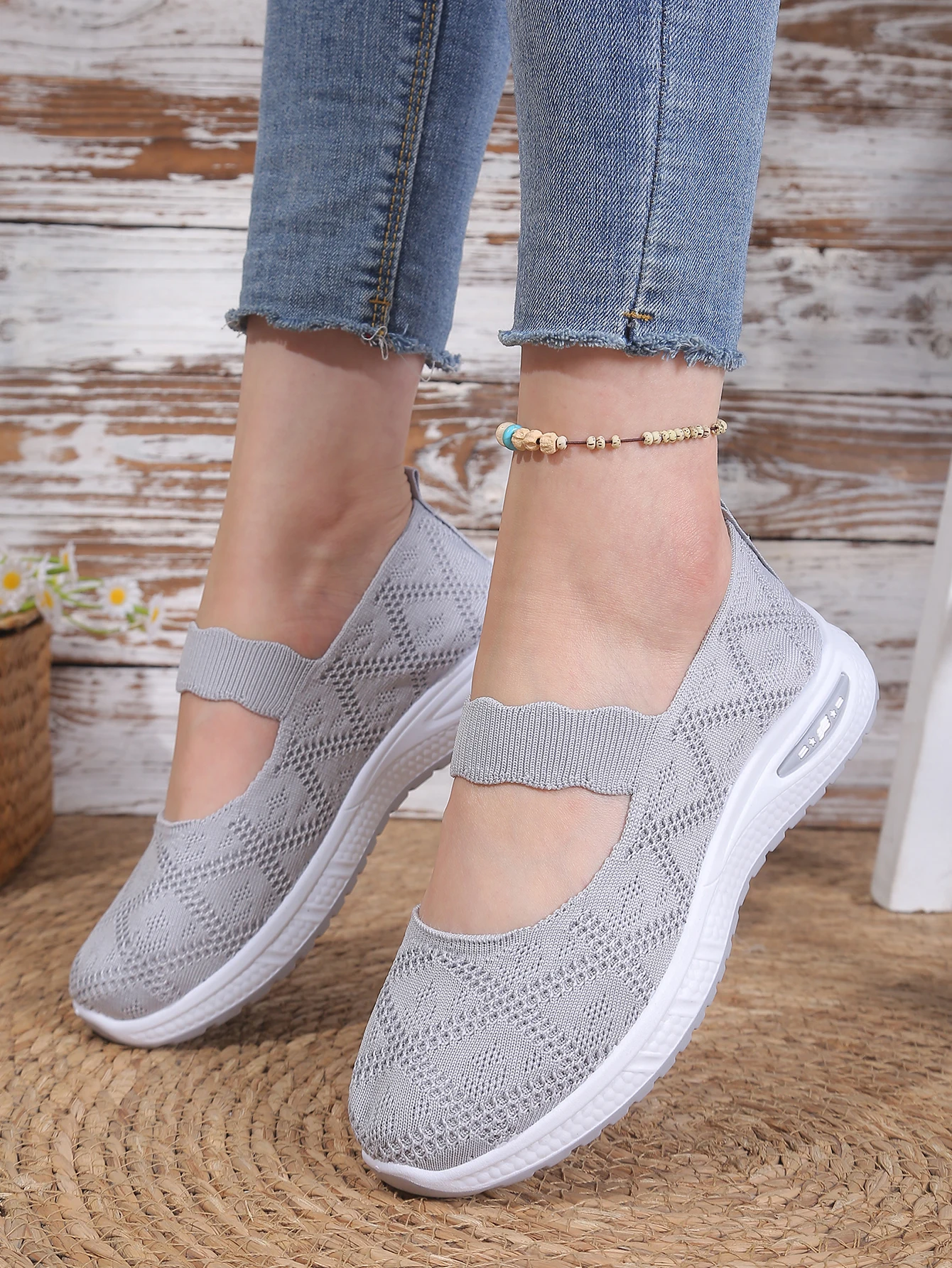 Women's Walking Shoes Breathable Mesh Cushioned Slip-On Sneakers Non-Slip Soft Sole Casual Loafers for Mom