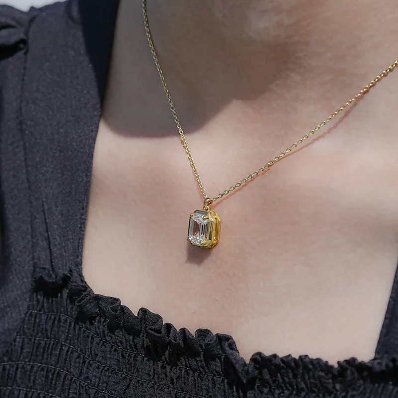 Lnngy Sparkling Emerald Cut Solitaire Moissanite Pendant Necklace 8x10mm Lab Diamond Necklaces For Women Jewellery Gift