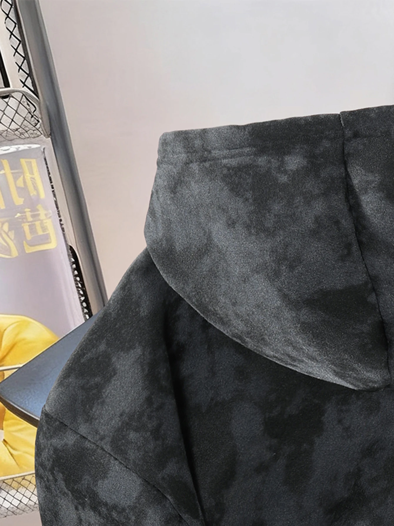 Men's Autumn & Winter Snow-washed Fleece Sweatshirt, Comfortable and Versatile, Trendy Streetwear Style.