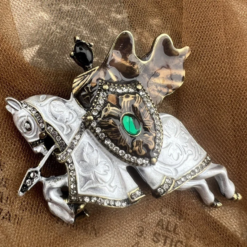 Baroque Luxury Horse and Unicorn Design Brooches for Men and Women, Jewelry and Accessories, Wedding, Holiday, and Party Gifts
