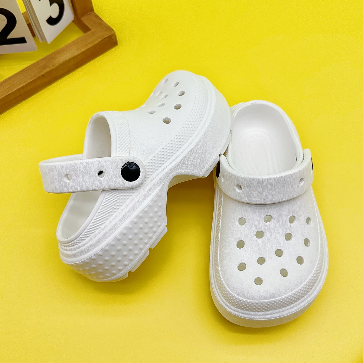 New Style Boys' and Girls' Slippers, Barefoot Shoes, Clogs, Soft-Soled Non-Slip Closed-Toe Sandals 2310