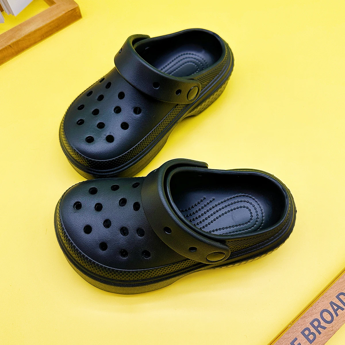 New Style Boys' and Girls' Slippers, Barefoot Shoes, Clogs, Soft-Soled Non-Slip Closed-Toe Sandals 2310