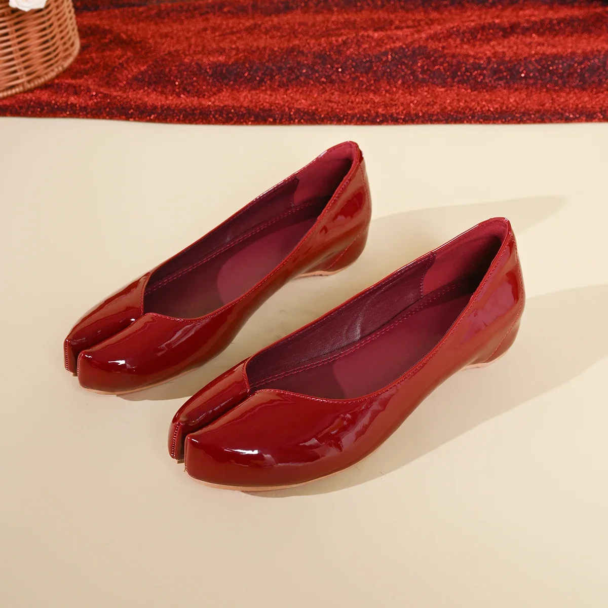 Wine Red Patent Women Loafers Designer Tabi Ninja Ballet Flats Split Toe Mary Jean Shoes 2026 Simmer Ins Street Woman Pumps