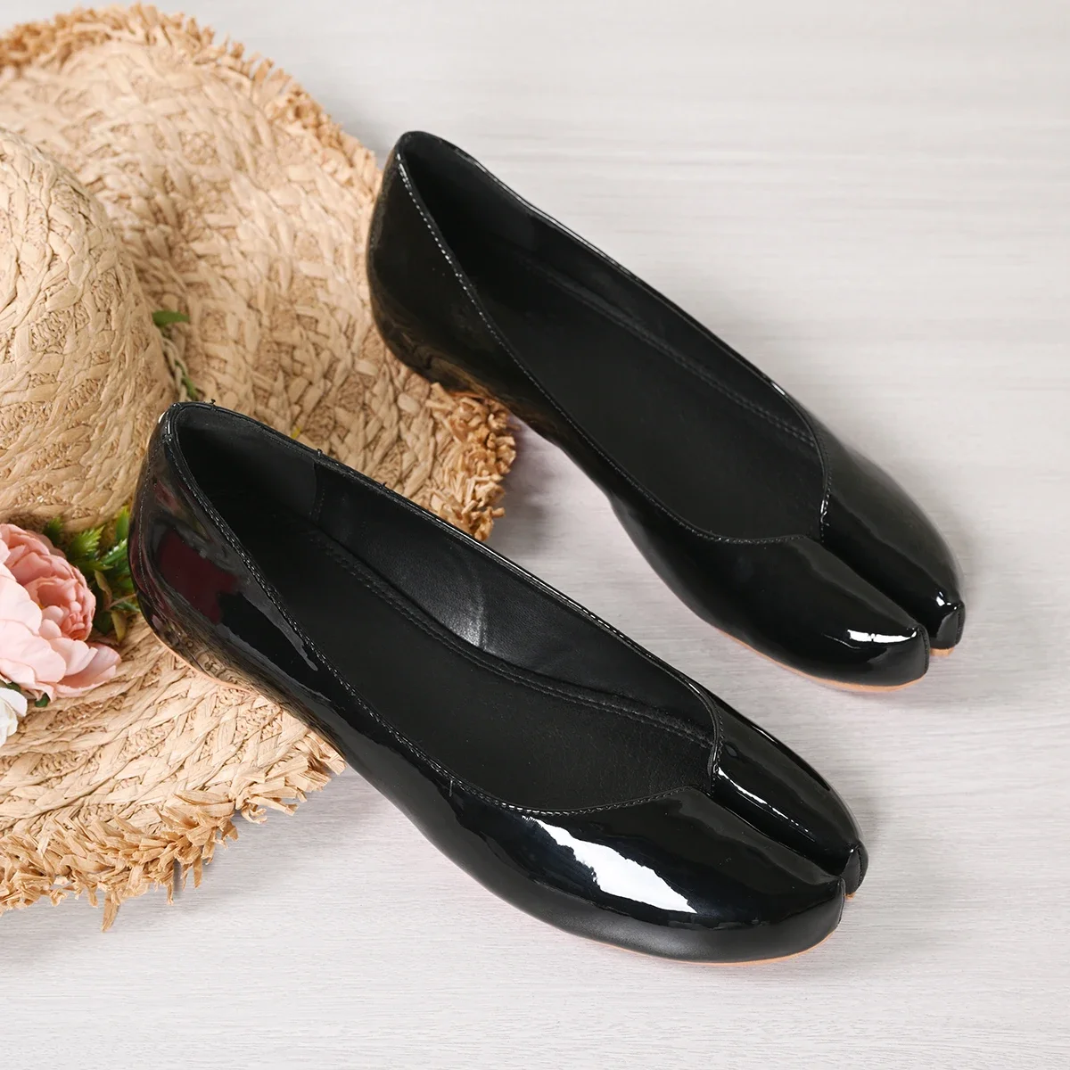 Wine Red Patent Women Loafers Designer Tabi Ninja Ballet Flats Split Toe Mary Jean Shoes 2026 Simmer Ins Street Woman Pumps