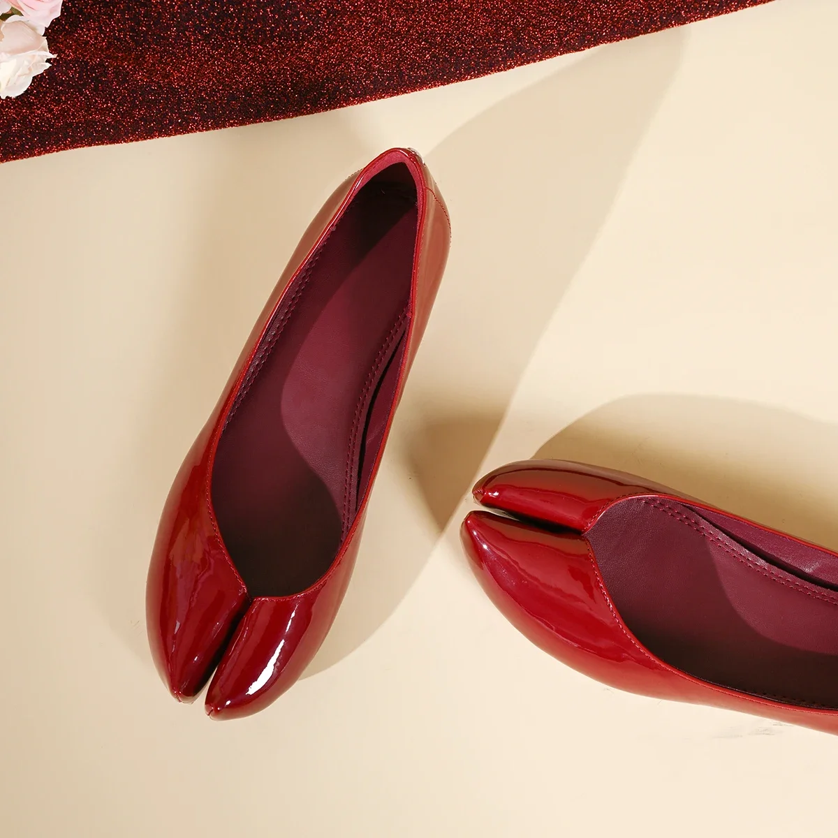 Wine Red Patent Women Loafers Designer Tabi Ninja Ballet Flats Split Toe Mary Jean Shoes 2026 Simmer Ins Street Woman Pumps