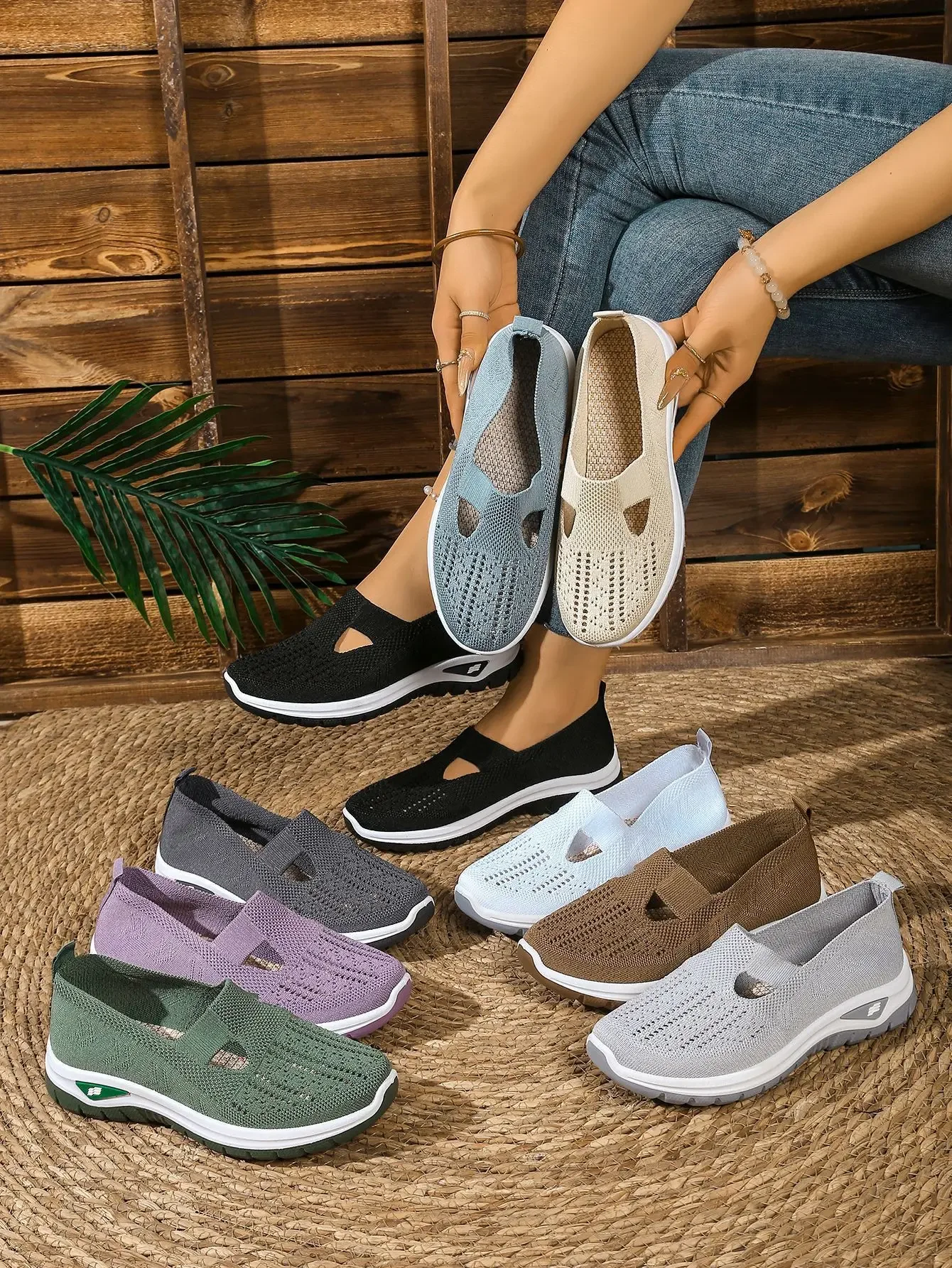 Women's Casual Sports Shoes with Breathable Mesh, Fashionable and Versatile, Soft Soles, Comfortable and Casual 2026 New