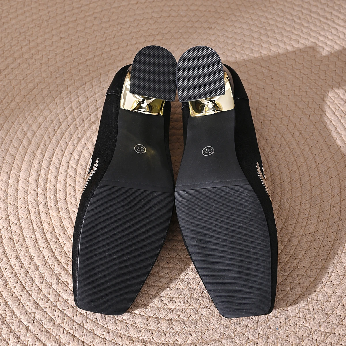 Elegant Embroidery Pattern Pumps Women Spring Autumn Comfort Thick Heel Square Toe Loafers for Woman Metal Detor Shoes Female