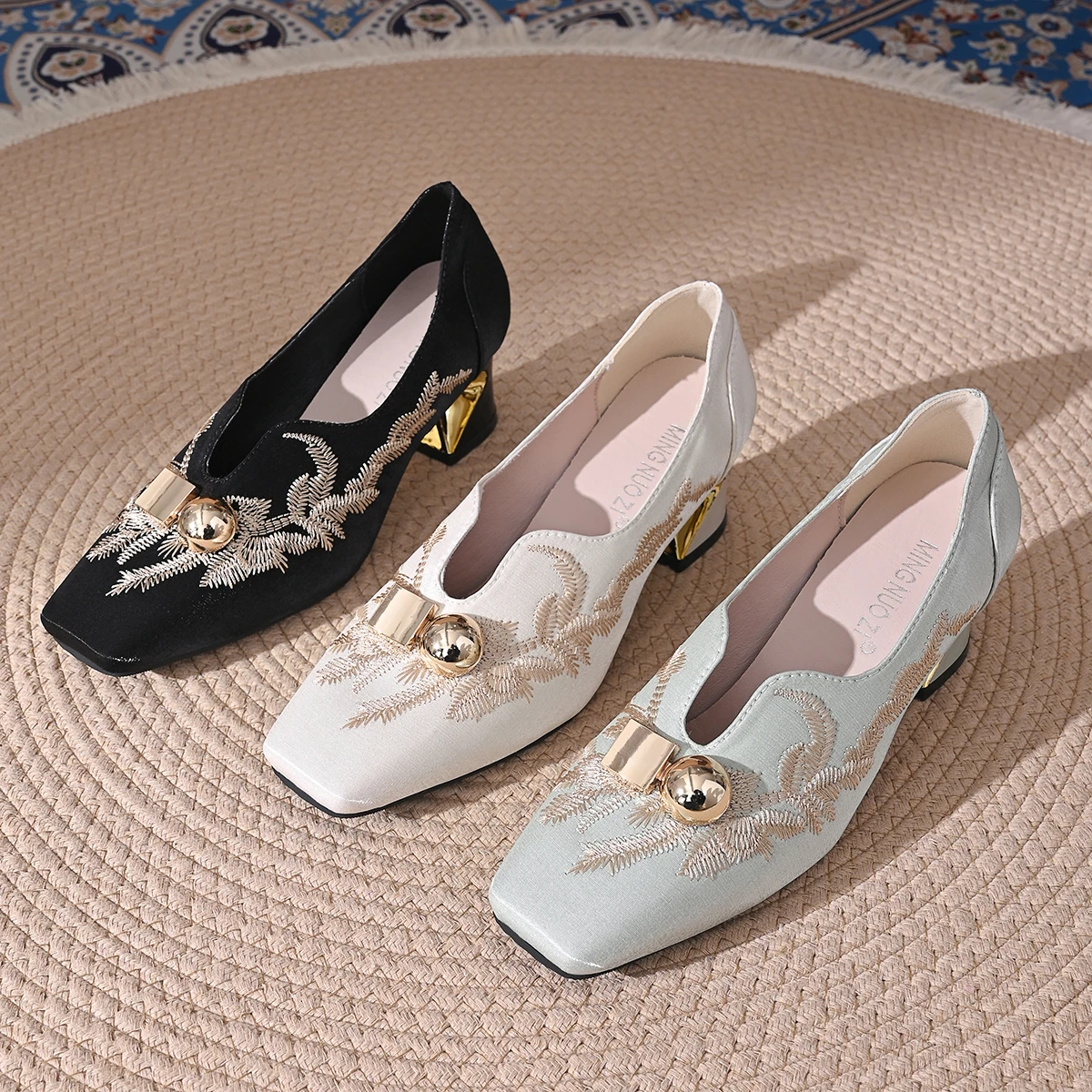 Elegant Embroidery Pattern Pumps Women Spring Autumn Comfort Thick Heel Square Toe Loafers for Woman Metal Detor Shoes Female