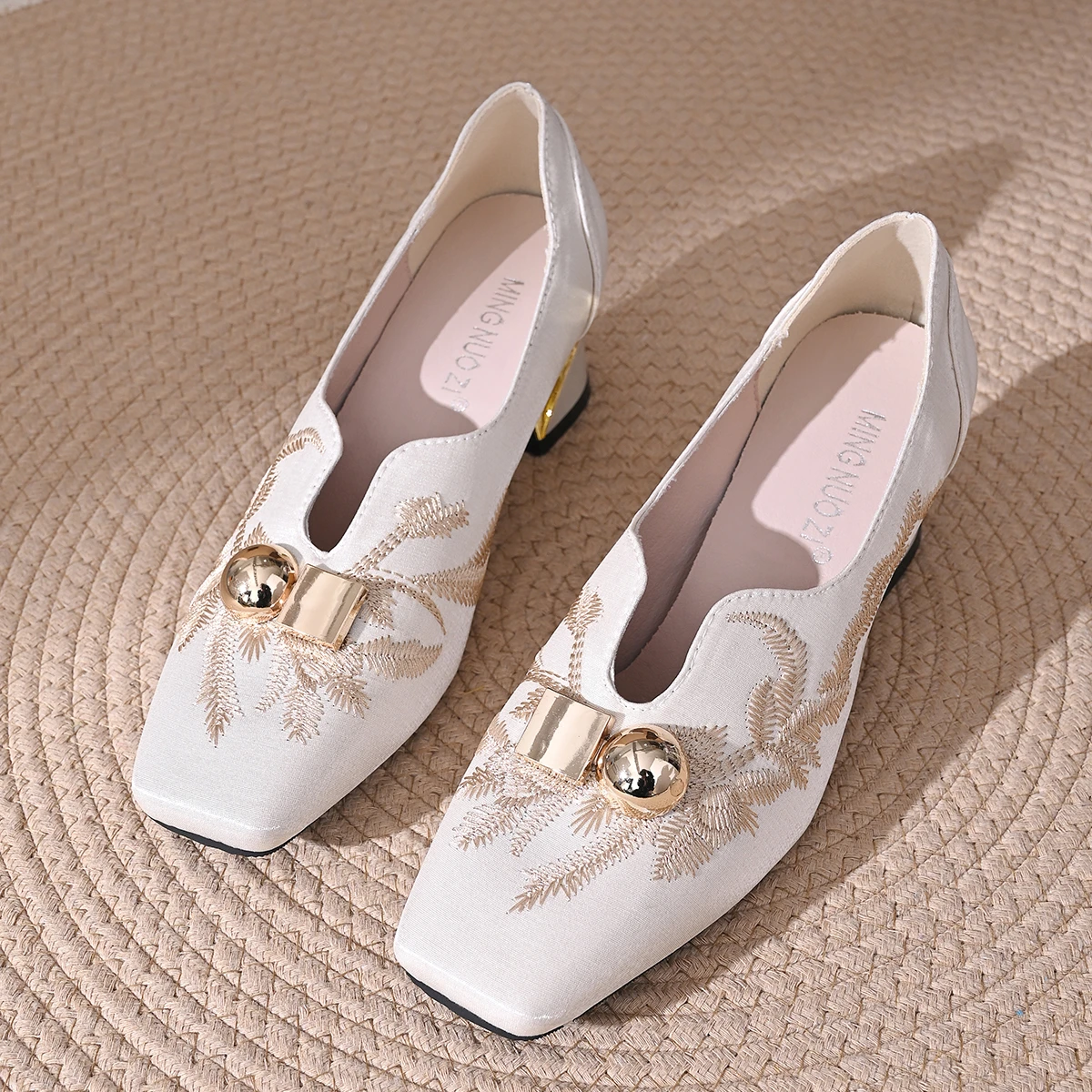 Elegant Embroidery Pattern Pumps Women Spring Autumn Comfort Thick Heel Square Toe Loafers for Woman Metal Detor Shoes Female