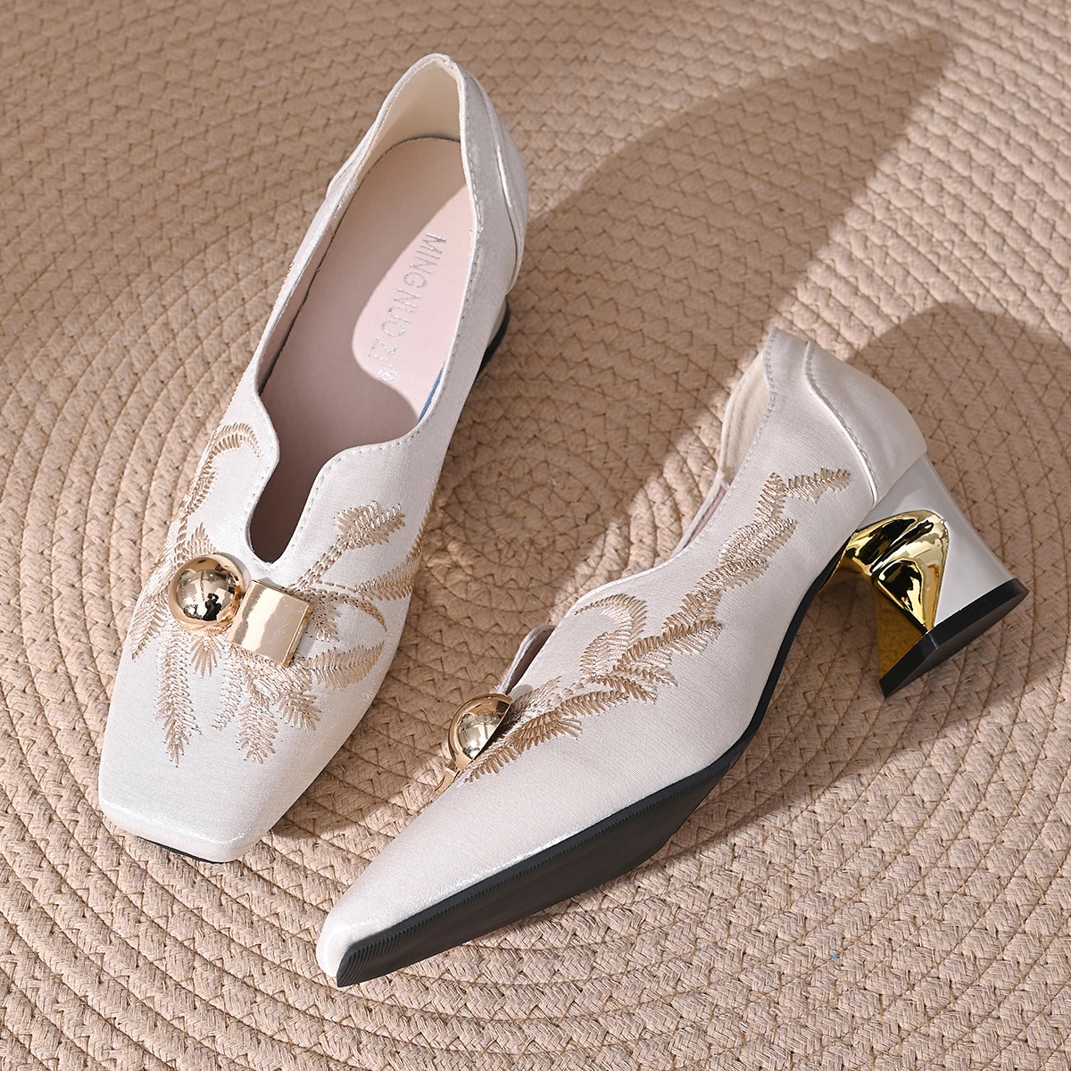 Elegant Embroidery Pattern Pumps Women Spring Autumn Comfort Thick Heel Square Toe Loafers for Woman Metal Detor Shoes Female