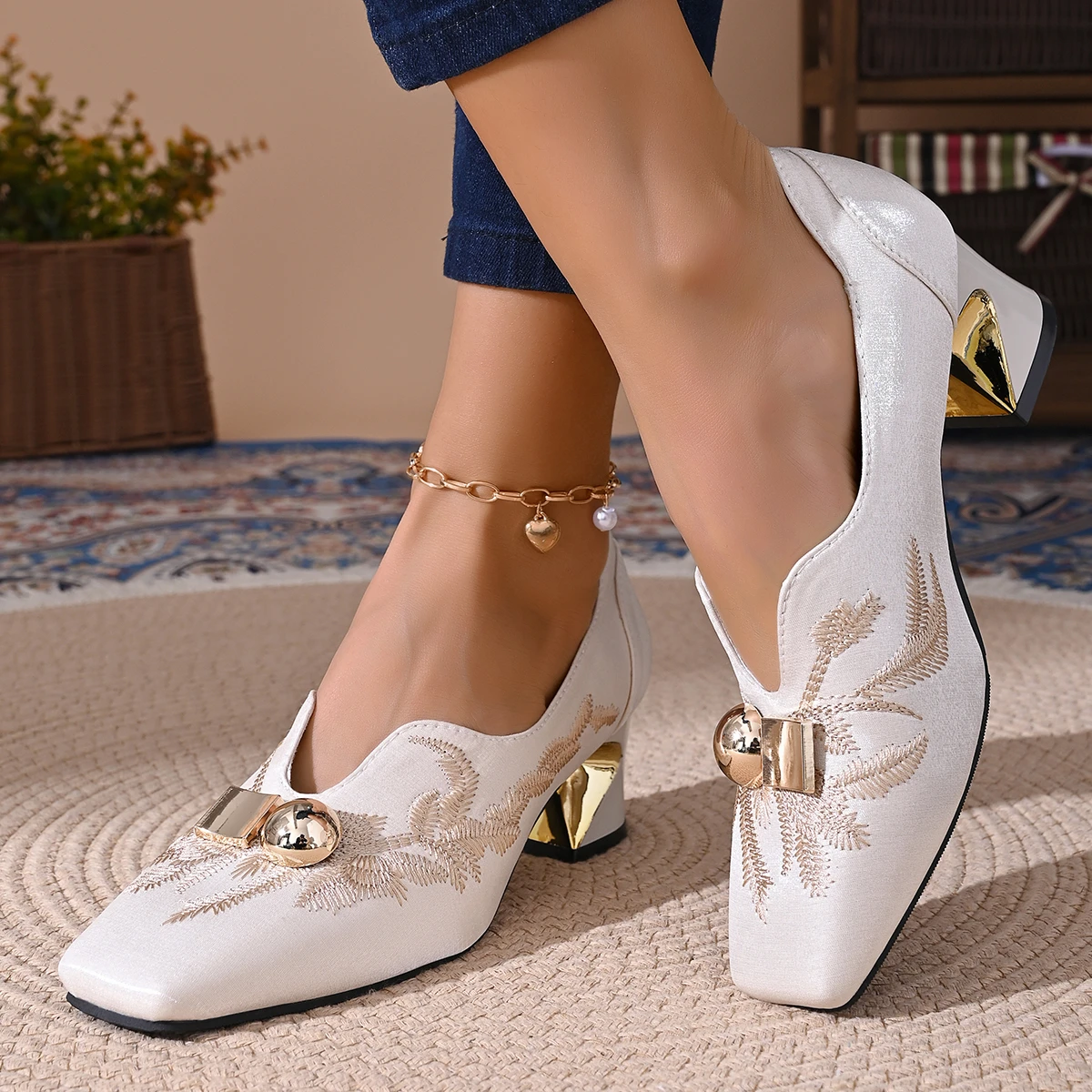 Elegant Embroidery Pattern Pumps Women Spring Autumn Comfort Thick Heel Square Toe Loafers for Woman Metal Detor Shoes Female