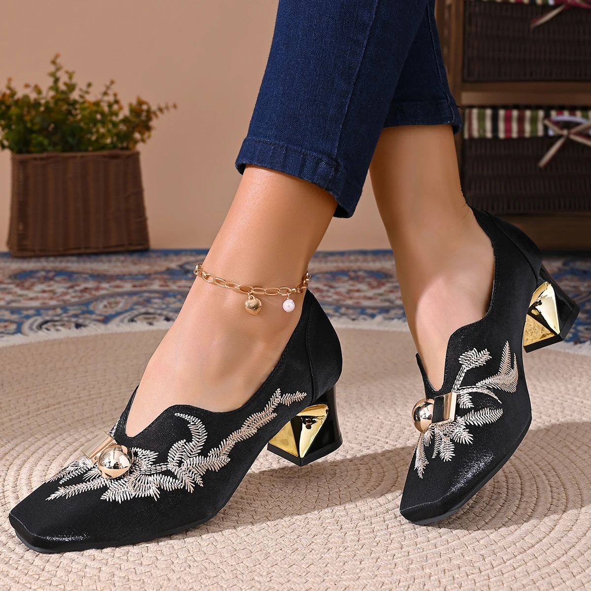 Elegant Embroidery Pattern Pumps Women Spring Autumn Comfort Thick Heel Square Toe Loafers for Woman Metal Detor Shoes Female