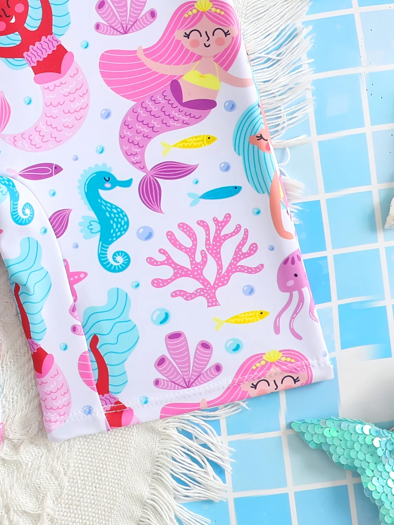 Girls' Cute Ocean Mermaid Princess All-Over Print Casual Fashion Swimwear Pink Long-Sleeved + Cartoon Print One-Piece Swimsuit Suitable for 4-8 Year Old Children for Beach and Seaside Leisure Vacations