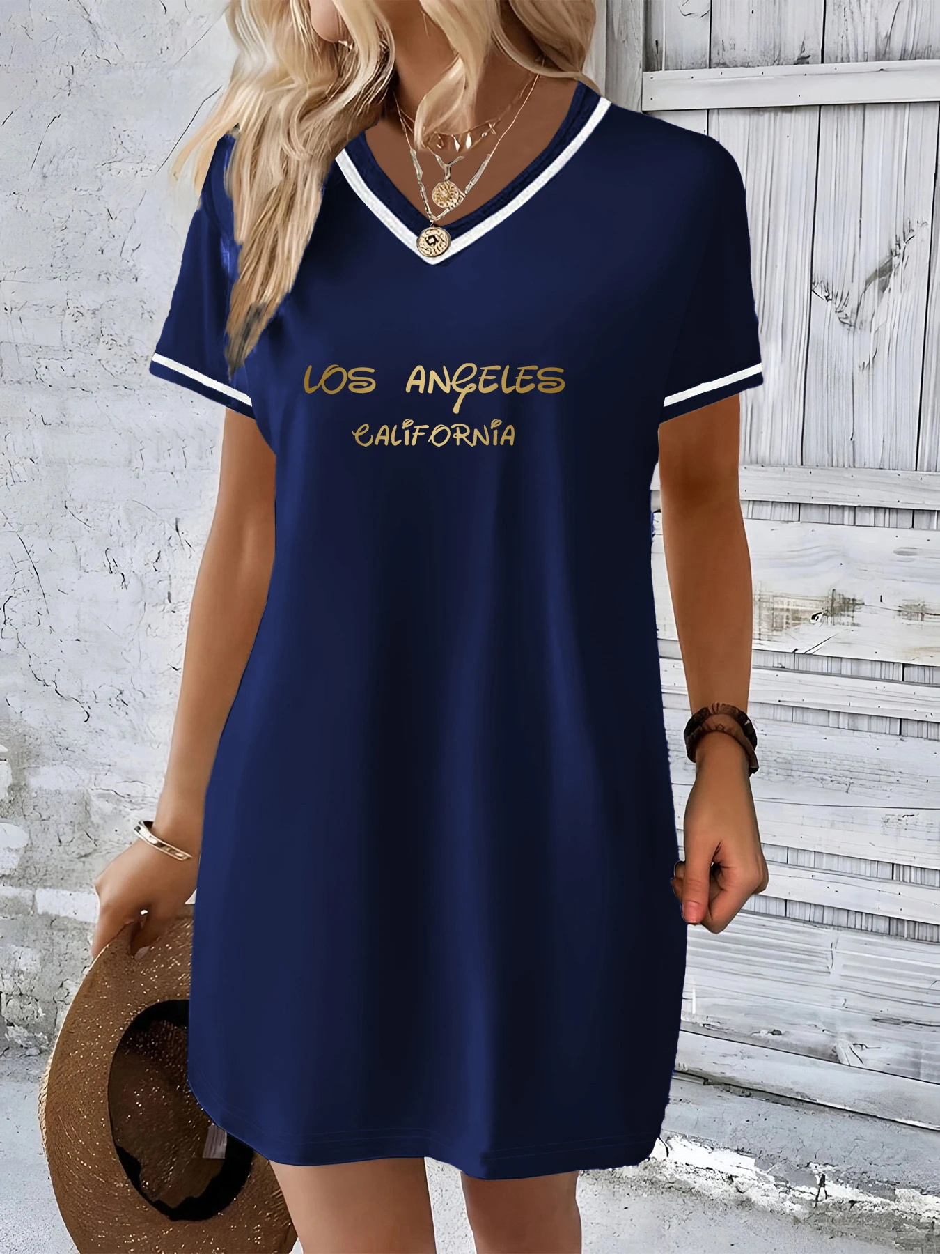 Fashionable Printed American Casual Style Color-Blocked V-Neck Short-Sleeve Long Top, Loose Fit, Casual and Slimming T-Shirt Dress, Suitable for Spring and Summer Commuting and Home Wear, Women's Clothing