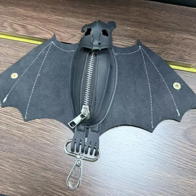 PU Leather Bat Coin Purse With Bat Keychain - Bat-Themed Zippered Coin Pouch Wallet Suitable For Women's Dress & Bat Costumes