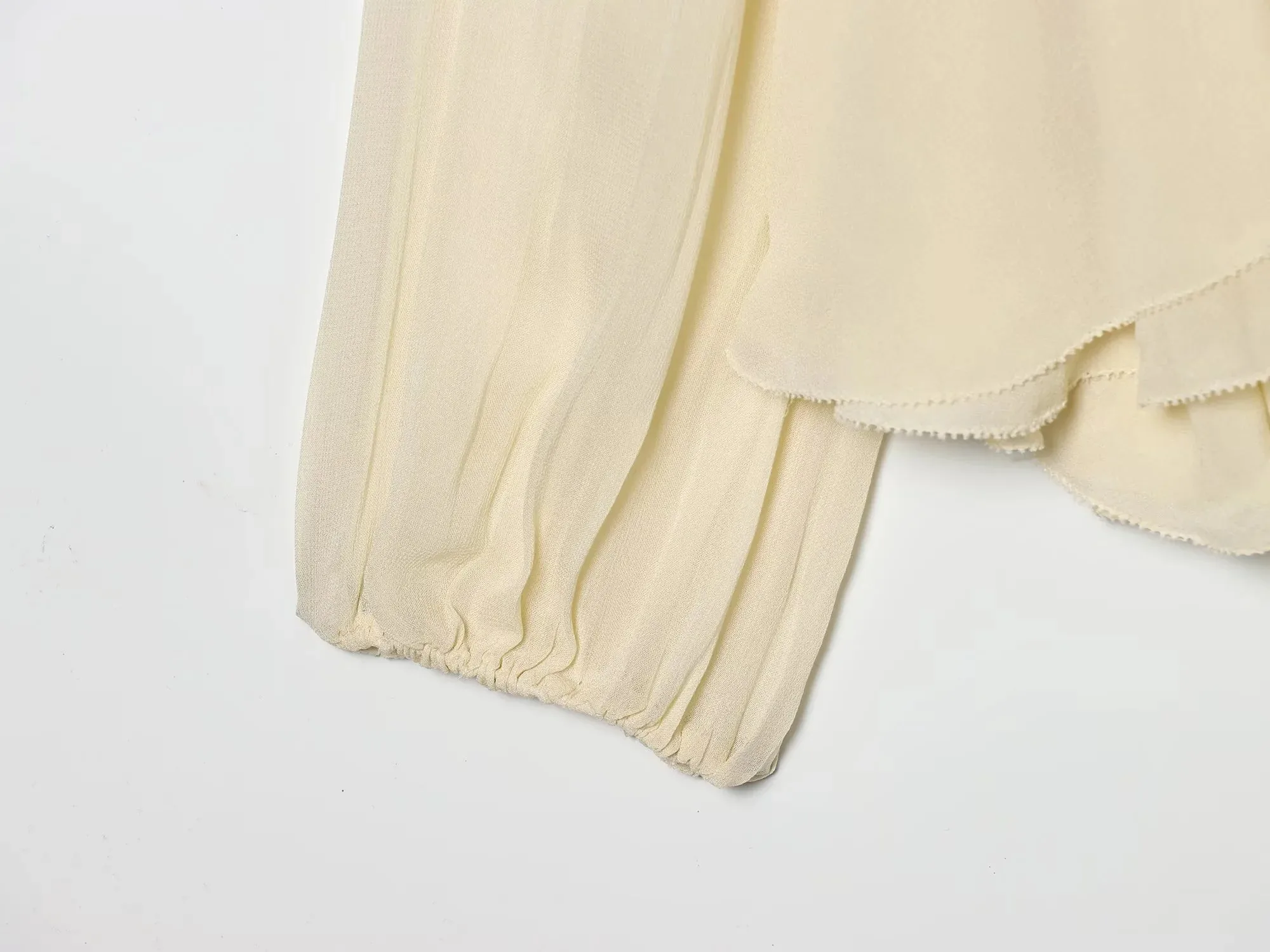 Women Chic Elegant Blouse Woman Casual Layered Fashion Spring Flare Sleeve Pleated Shirt Female O-Neck Shirt