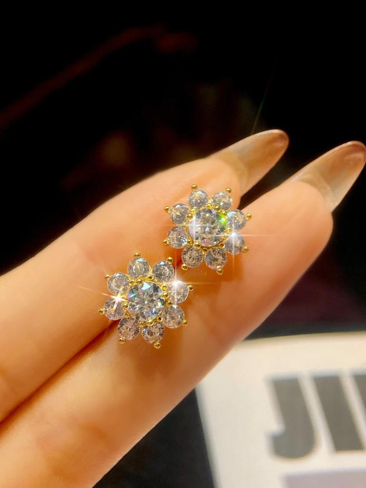 Gorgeous 0.5CT Moissanite Diamond Flower Earrings for Women Solitaire Eternity Wedding Party Luxury Jewelry