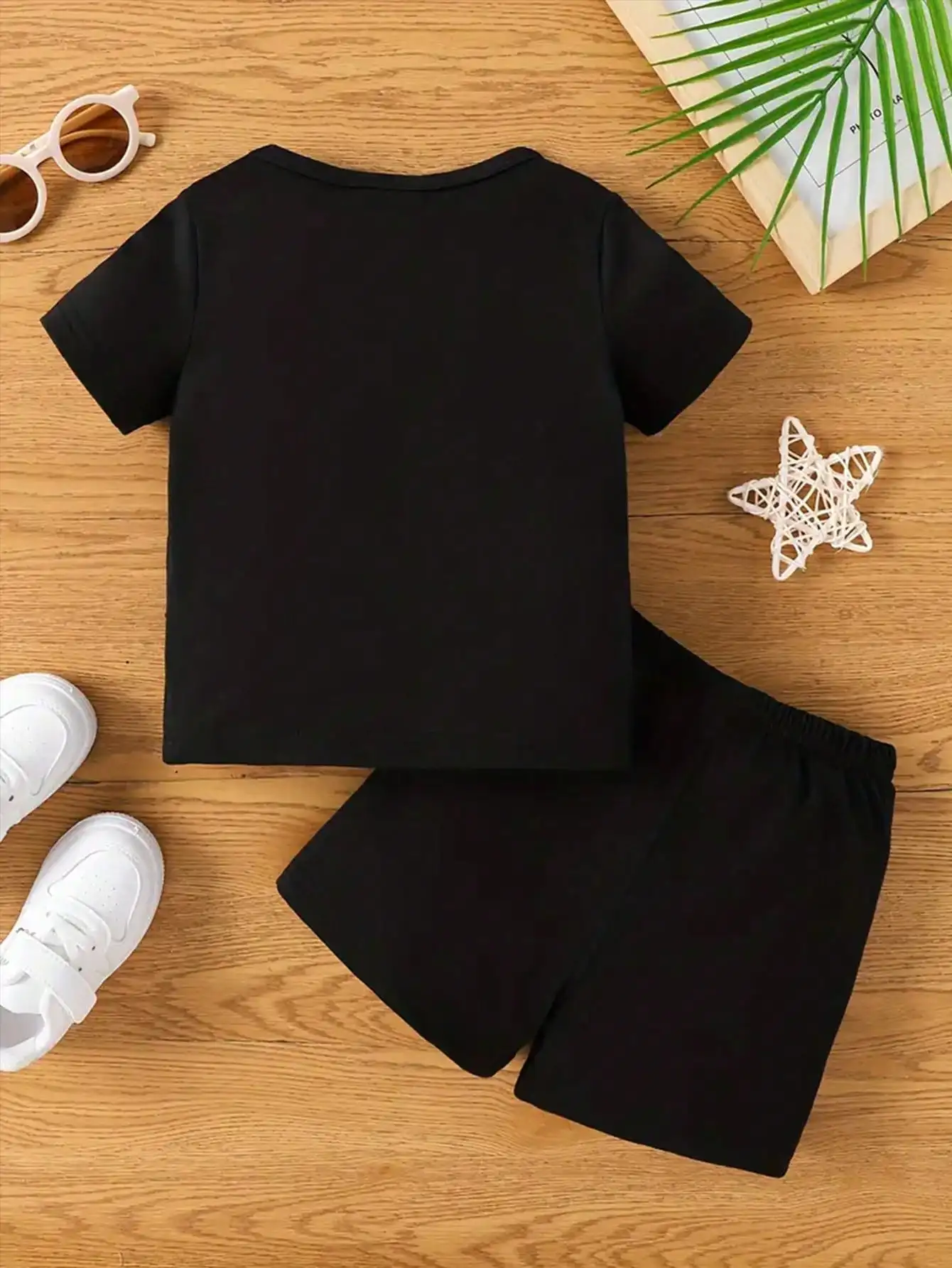 2026 Girls' Love Letter Printed Two Piece Set Round Neck Short Sleeved T-shirt + Loose Solid Color Shorts Set Summer Set