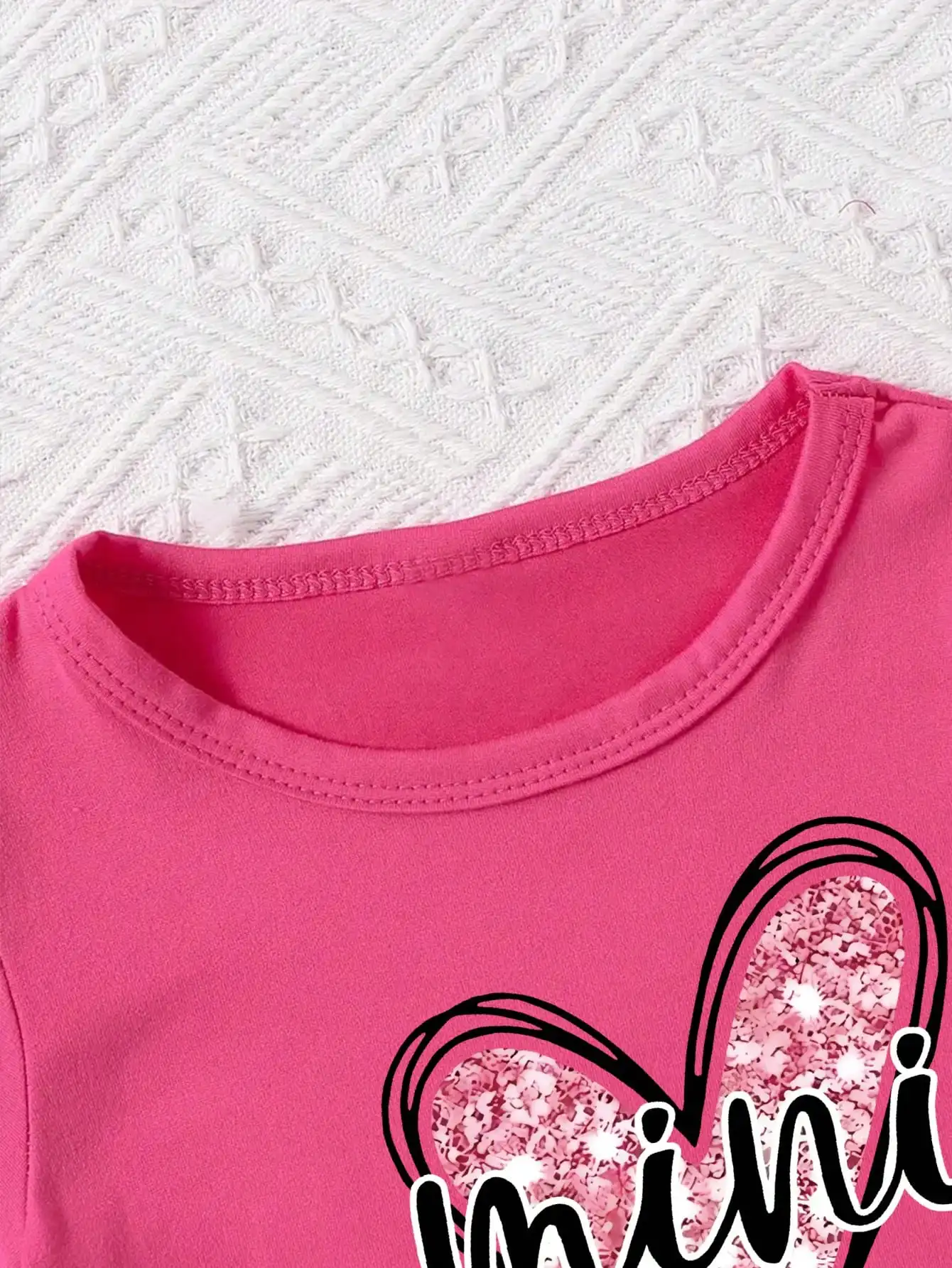 2026 Girls' Love Letter Printed Two Piece Set Round Neck Short Sleeved T-shirt + Loose Solid Color Shorts Set Summer Set