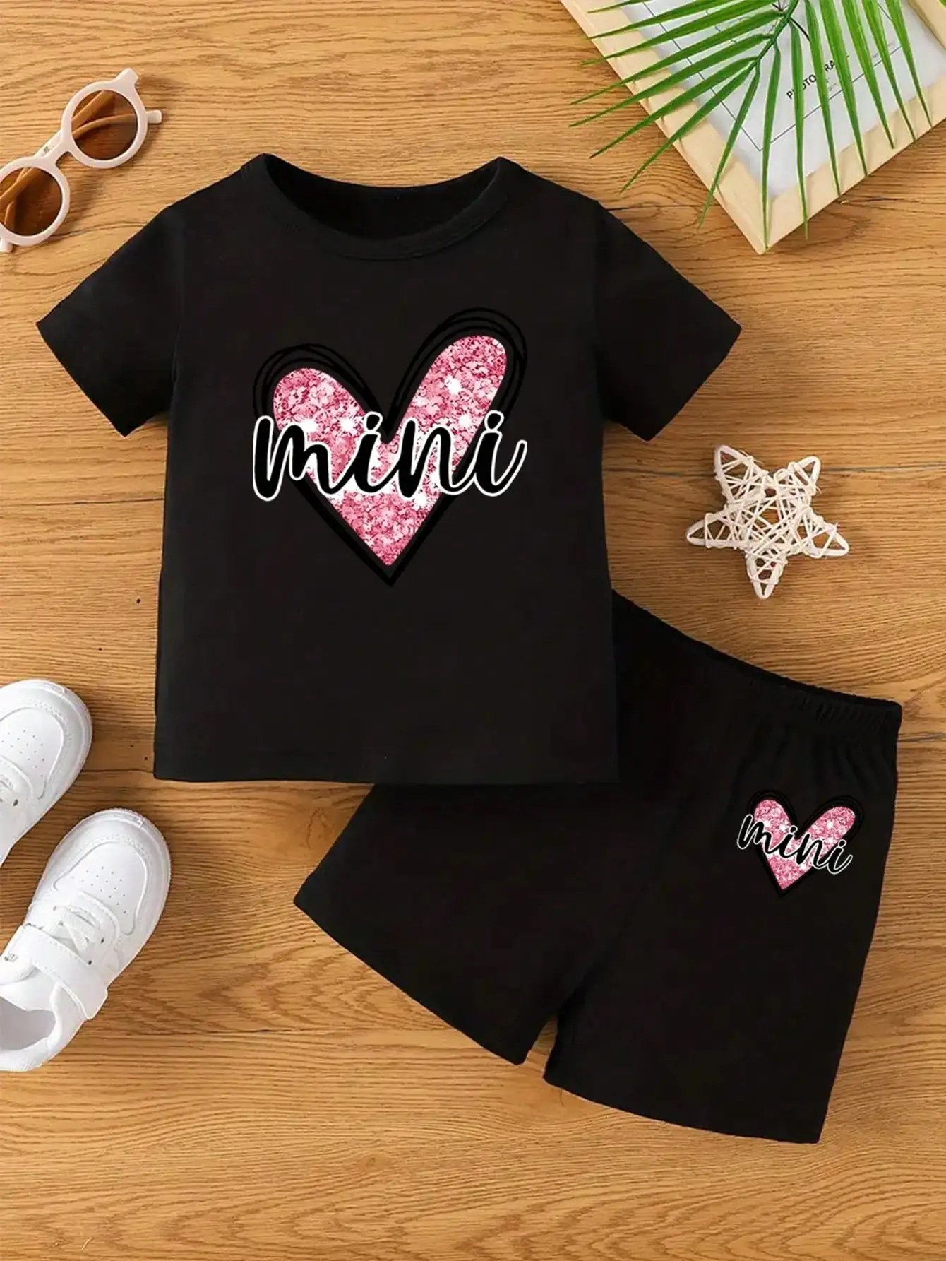 2026 Girls' Love Letter Printed Two Piece Set Round Neck Short Sleeved T-shirt + Loose Solid Color Shorts Set Summer Set
