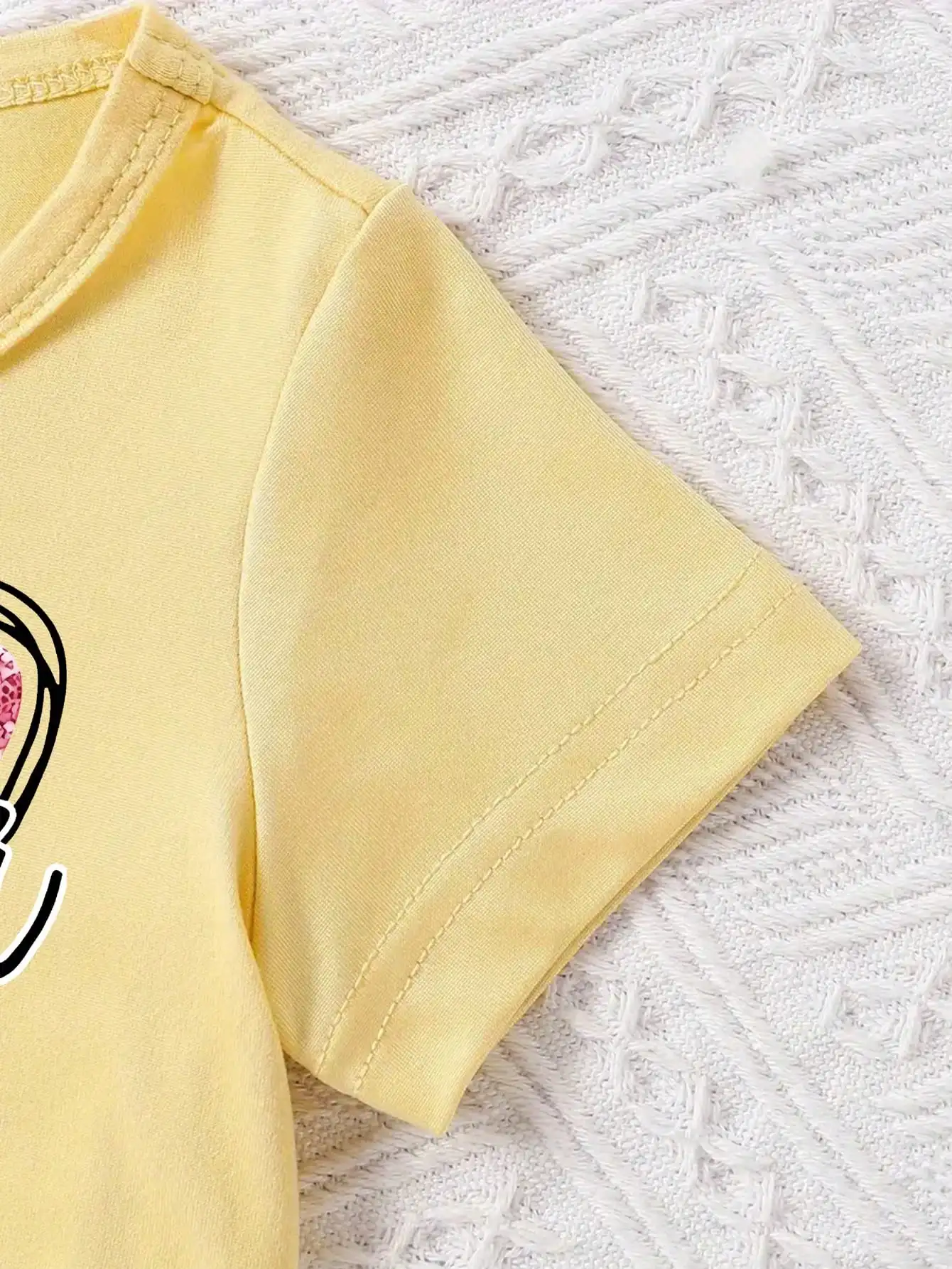 2026 Girls' Love Letter Printed Two Piece Set Round Neck Short Sleeved T-shirt + Loose Solid Color Shorts Set Summer Set