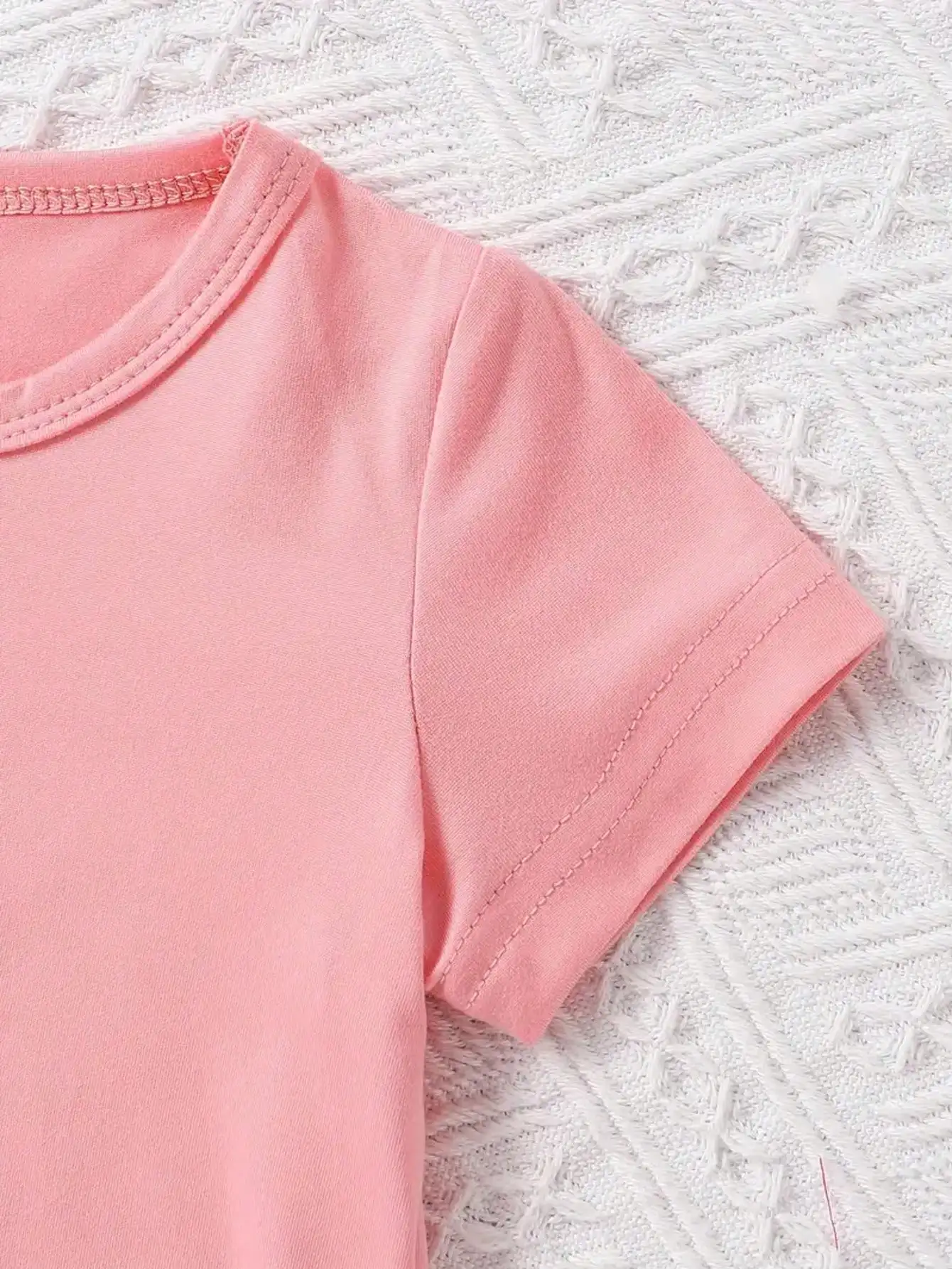 2026 Girls' Love Letter Printed Two Piece Set Round Neck Short Sleeved T-shirt + Loose Solid Color Shorts Set Summer Set