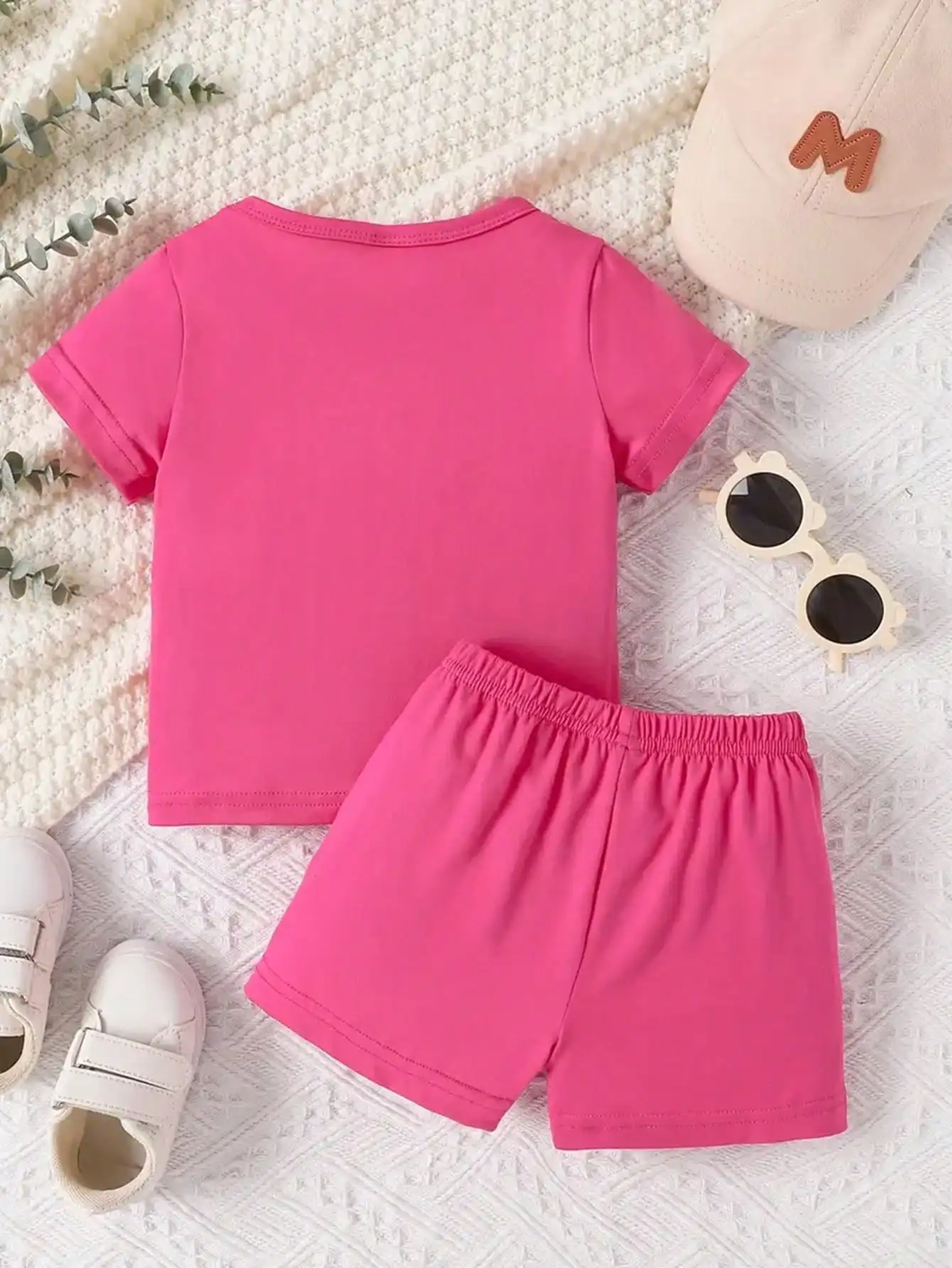 2026 Girls' Love Letter Printed Two Piece Set Round Neck Short Sleeved T-shirt + Loose Solid Color Shorts Set Summer Set