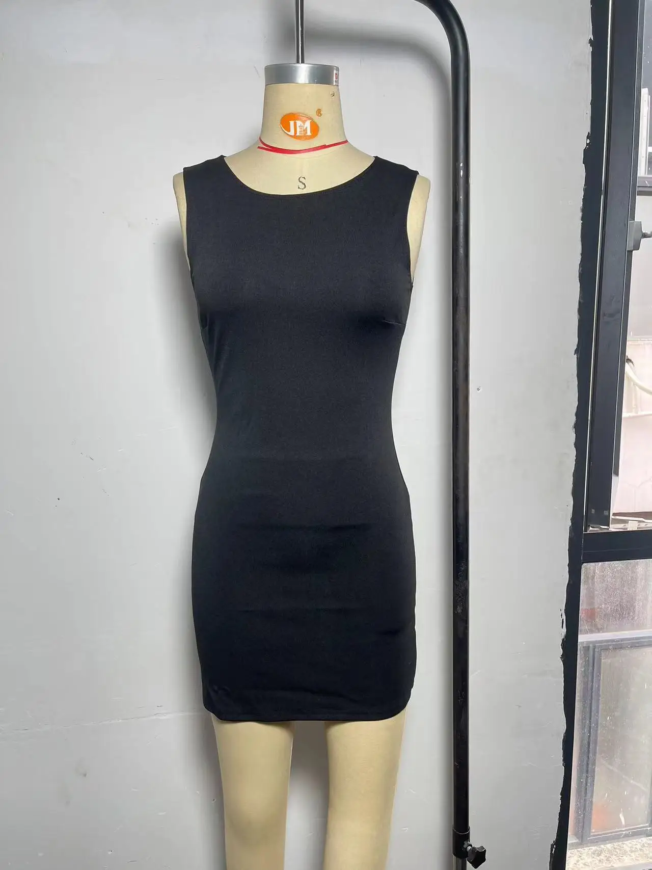 2026 New Women's Casual Bodycon Mini Dress Solid-colour Sleeveless Crew-neck Slip Dress, Party, Date or Dinner Short Skirt