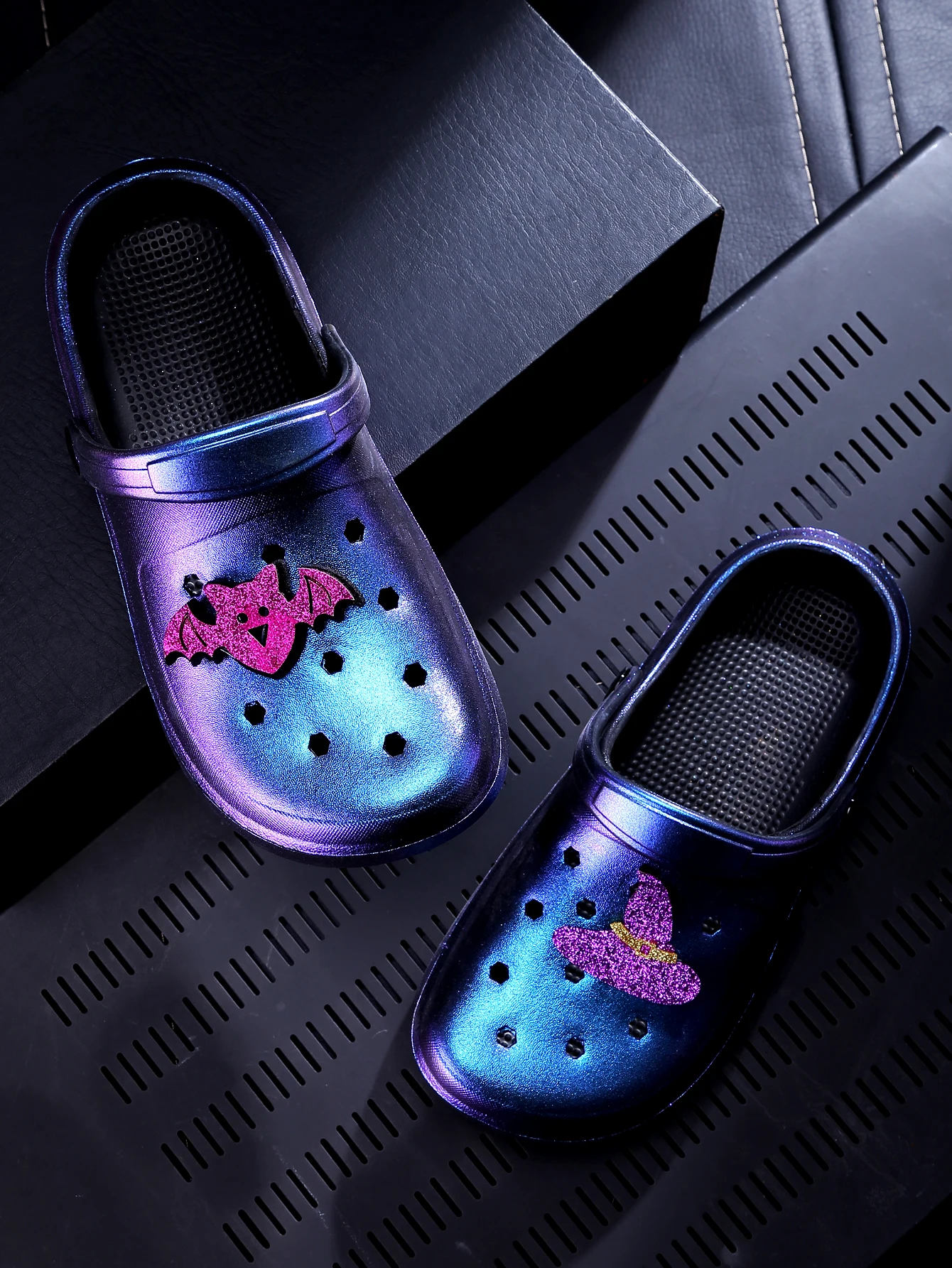 Gold Casual Clog and Mules, Lightweight EVA Garden Shoes, Non-Slip Sandals, Breathable Slip-On Shoes for Indoor Outdoor 666