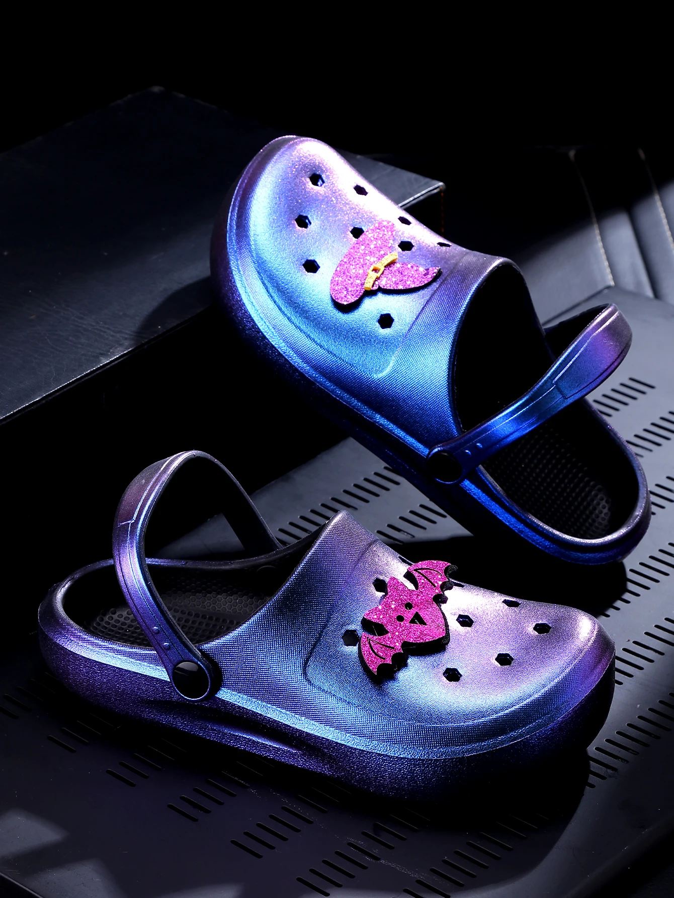 Gold Casual Clog and Mules, Lightweight EVA Garden Shoes, Non-Slip Sandals, Breathable Slip-On Shoes for Indoor Outdoor 666