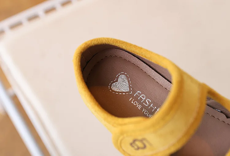 Children's leather shoes 2026 spring autumn new Korean girls' frosted soft soled princess shoes Super Soft Comfortable Sandal