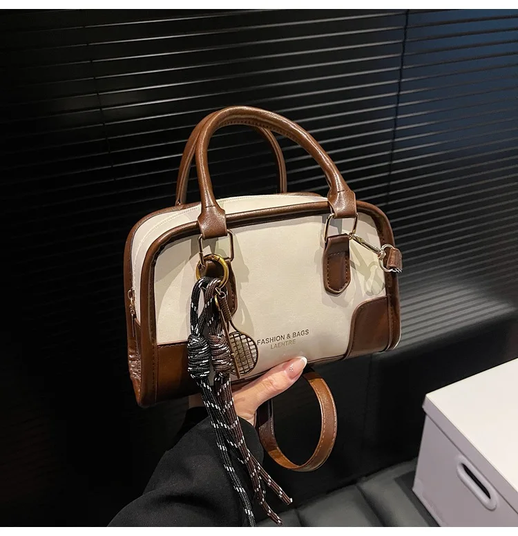 2026 Summer Vintage Small Bag for Women New Fashion Single Shoulder Messenger Bag Women's Handheld Commuter Pillow Bag
