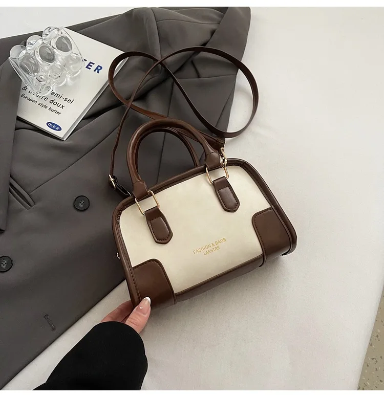 2026 Summer Vintage Small Bag for Women New Fashion Single Shoulder Messenger Bag Women's Handheld Commuter Pillow Bag