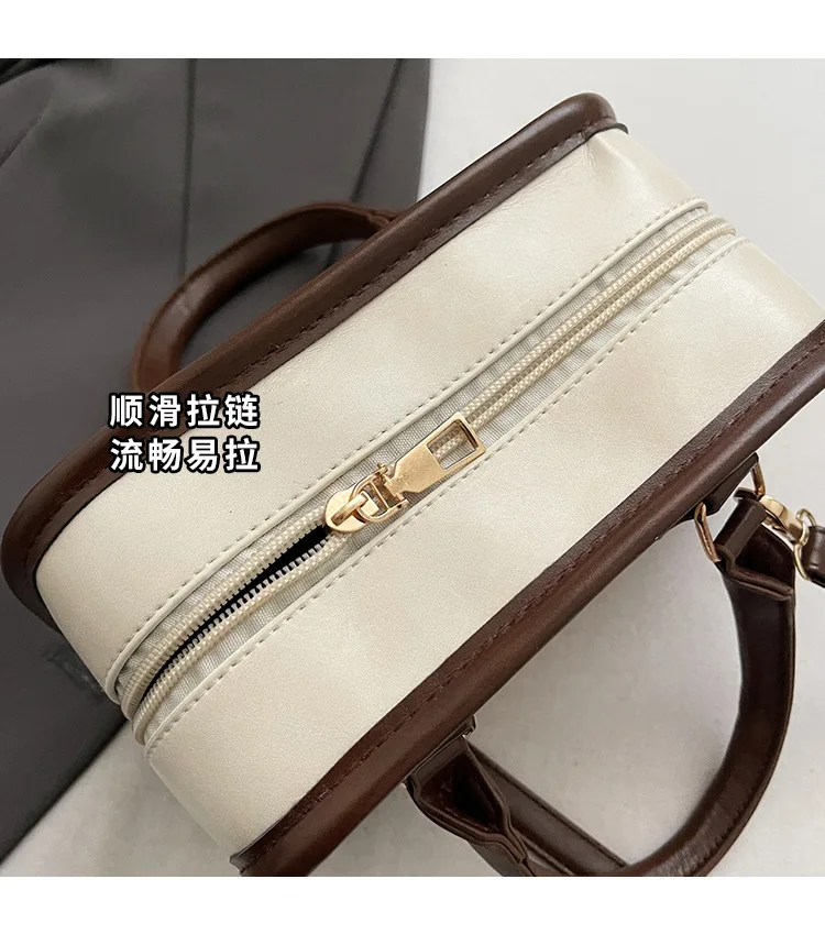 2026 Summer Vintage Small Bag for Women New Fashion Single Shoulder Messenger Bag Women's Handheld Commuter Pillow Bag