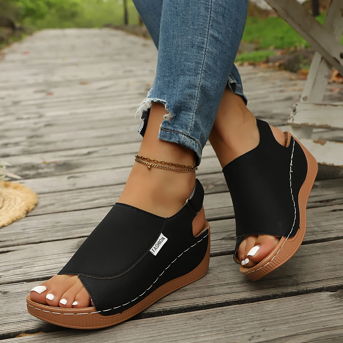 Women Wedge Sandals Summer 2026 New Fashion Slippers Open Toe Breathable Sandals Comfortable Buckle Woman Shoes Slides Women