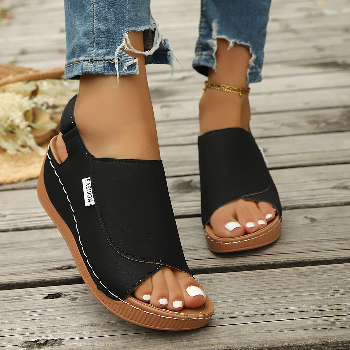 Women Wedge Sandals Summer 2026 New Fashion Slippers Open Toe Breathable Sandals Comfortable Buckle Woman Shoes Slides Women