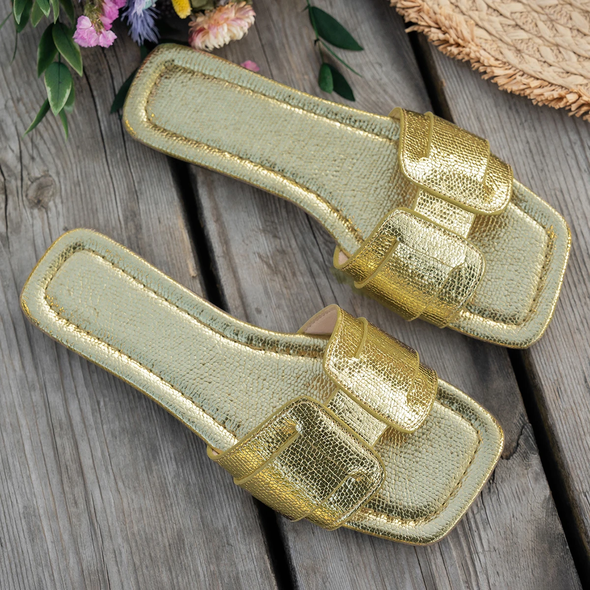 New Flat Slippers Fashion Women Flip Flops Summer Beach Slippers Casual Outside Wedges Sandals Summer Women Shoes