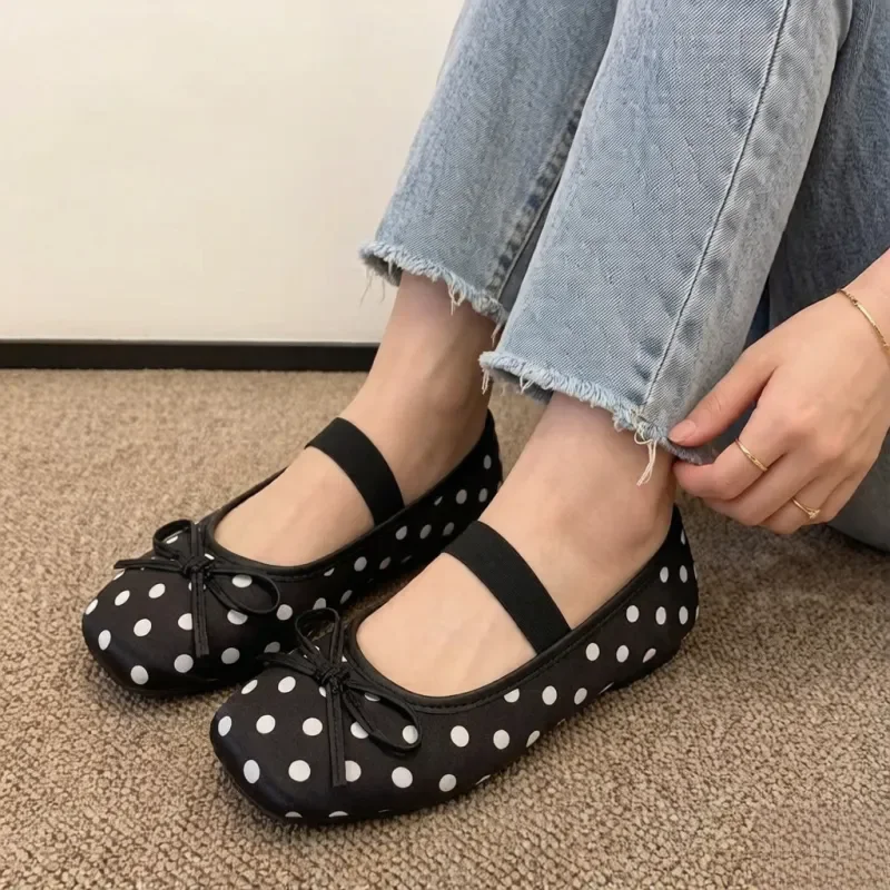 Women's New Polka Dot Ballet Flats, Square Toe Bow Slip-On Mary Jane Shoes, Suitable for Matching Dresses and Casual Daily Wear.