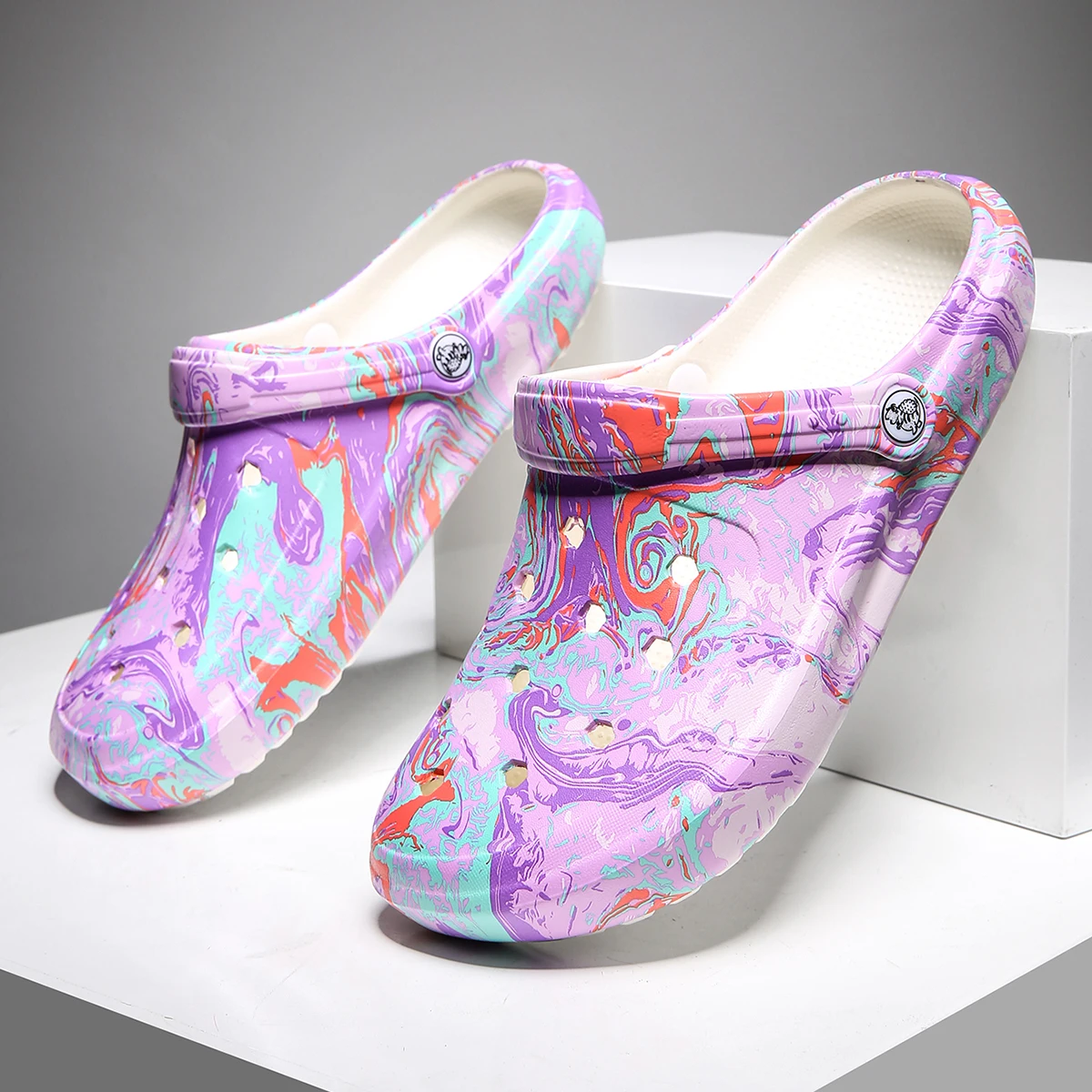 Garden Clogs Slip On Lightweight Two-way Wear Garden Clogs, Comfortable Women's Tie-dye Pattern Clogs, Non-slip Beach Slides 666