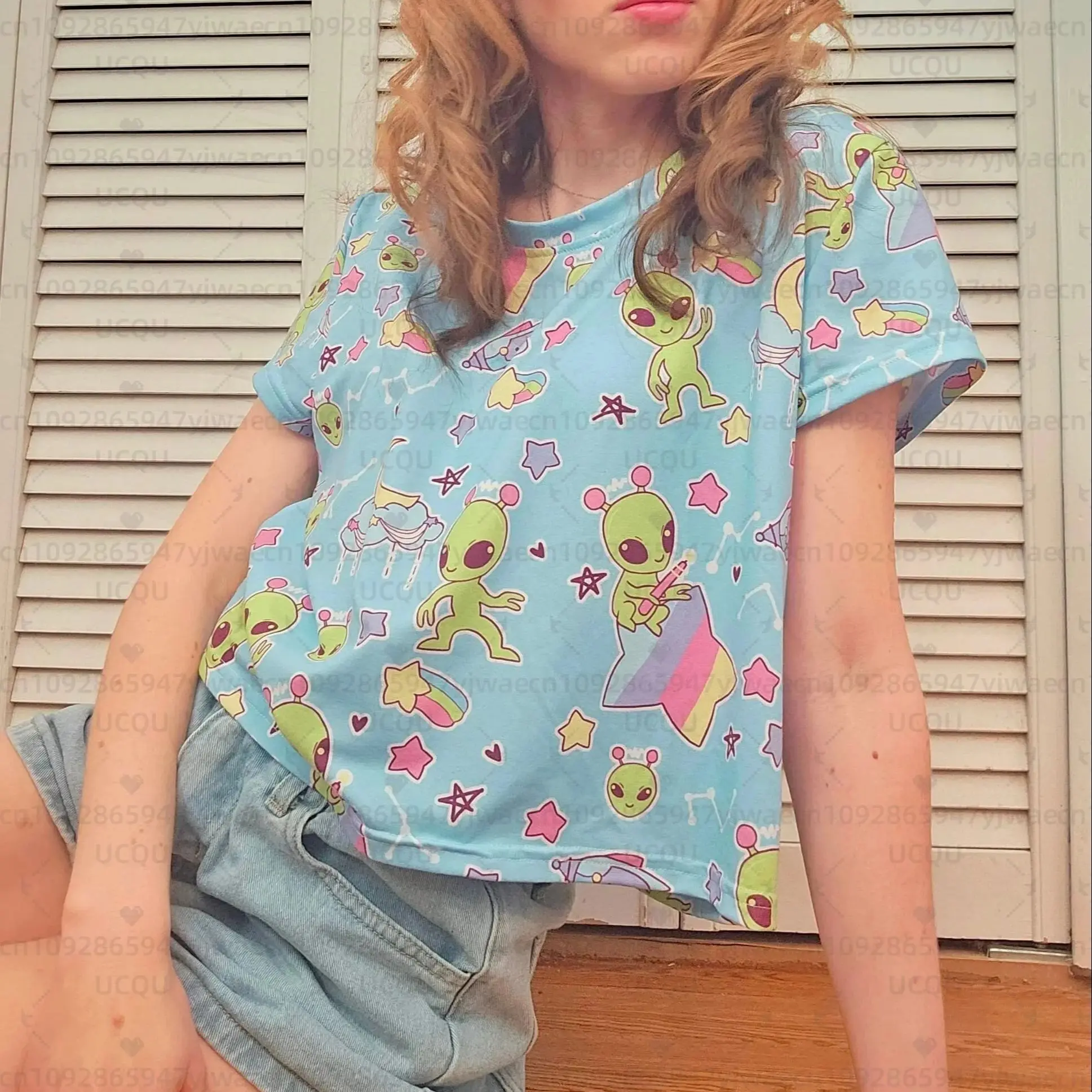 Pastel Alien Cropped Tee with Rainbows and Stars Women's Short Sleeve Crop Top Casual T-shirt Kawaii Fairy Kei Yume Kawaii