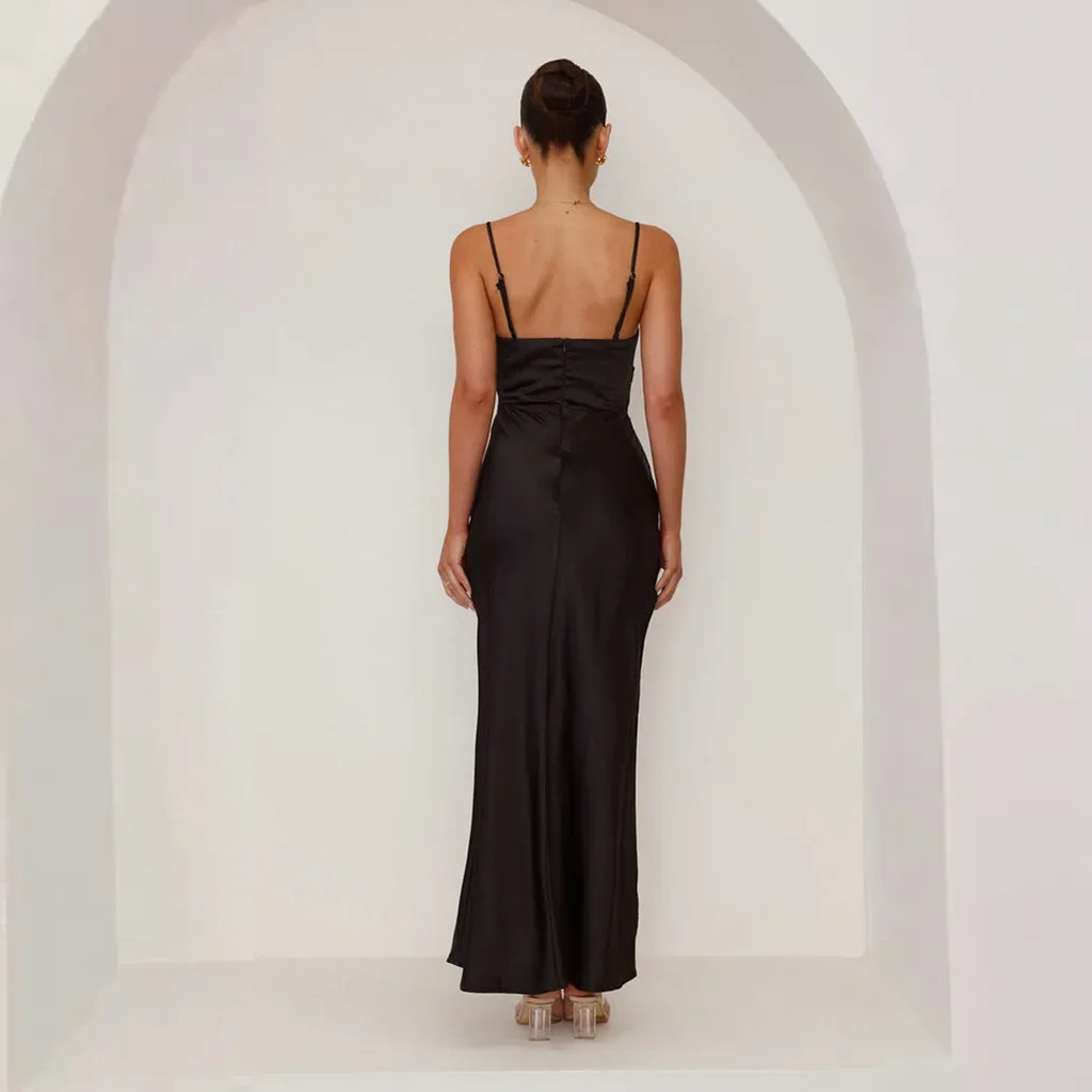 Women's Satin Spaghetti Strap Maxi Dress Ruched Waist Slit Elegant Evening Gown Vintage Solid Color Slim Fit Party Dresses