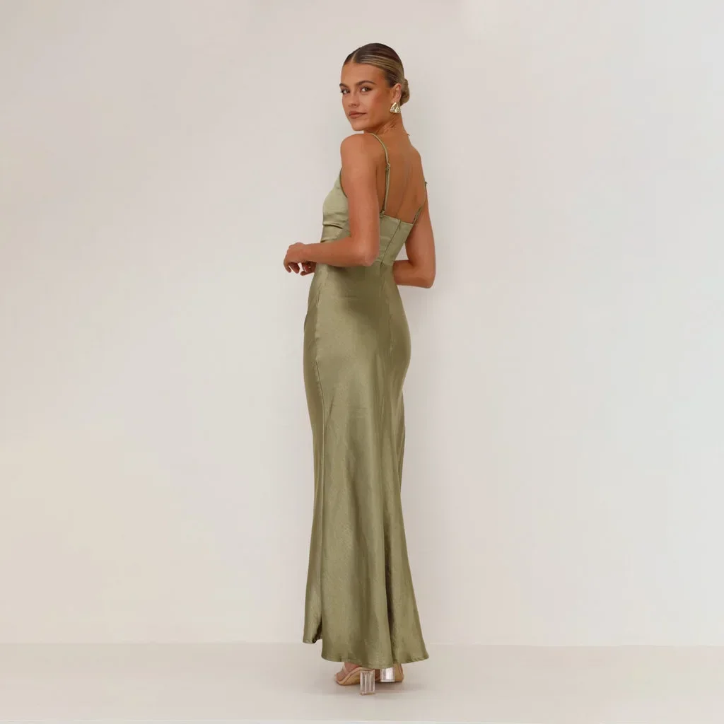 Women's Satin Spaghetti Strap Maxi Dress Ruched Waist Slit Elegant Evening Gown Vintage Solid Color Slim Fit Party Dresses