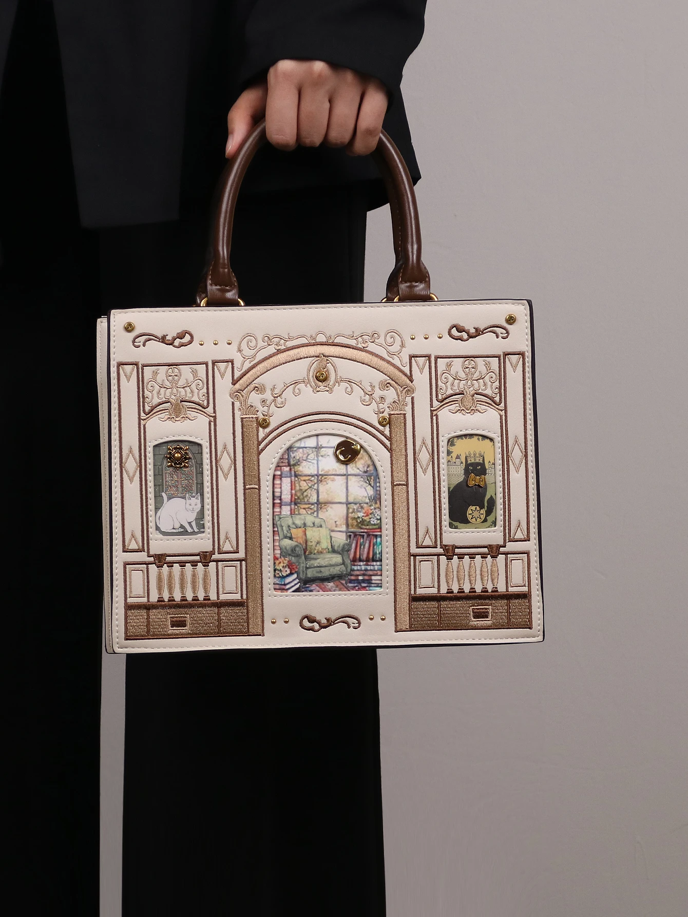 2026 Light Luxury Niche Design Fashion New Cat Bag Light Luxury Heavy Industry Craft Embroidery Thread Small Square B