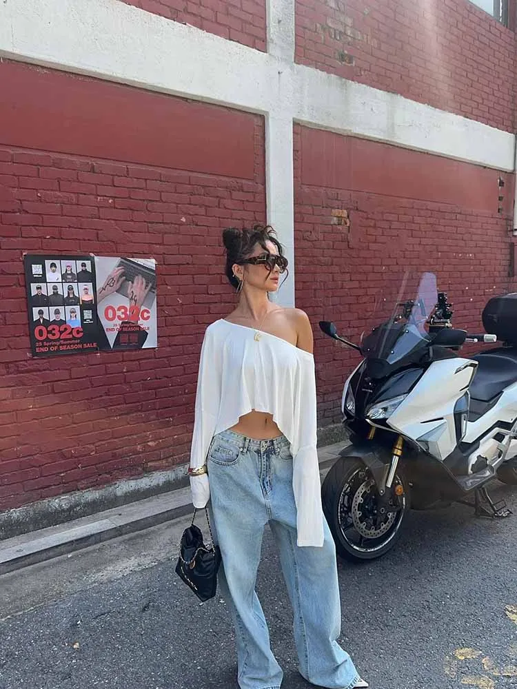 Women's Vintage 2000s White Long Sleeve Off-Shoulder Crop Top Streetwear Casual Harajuku Style Loose T-Shirt for Autumn